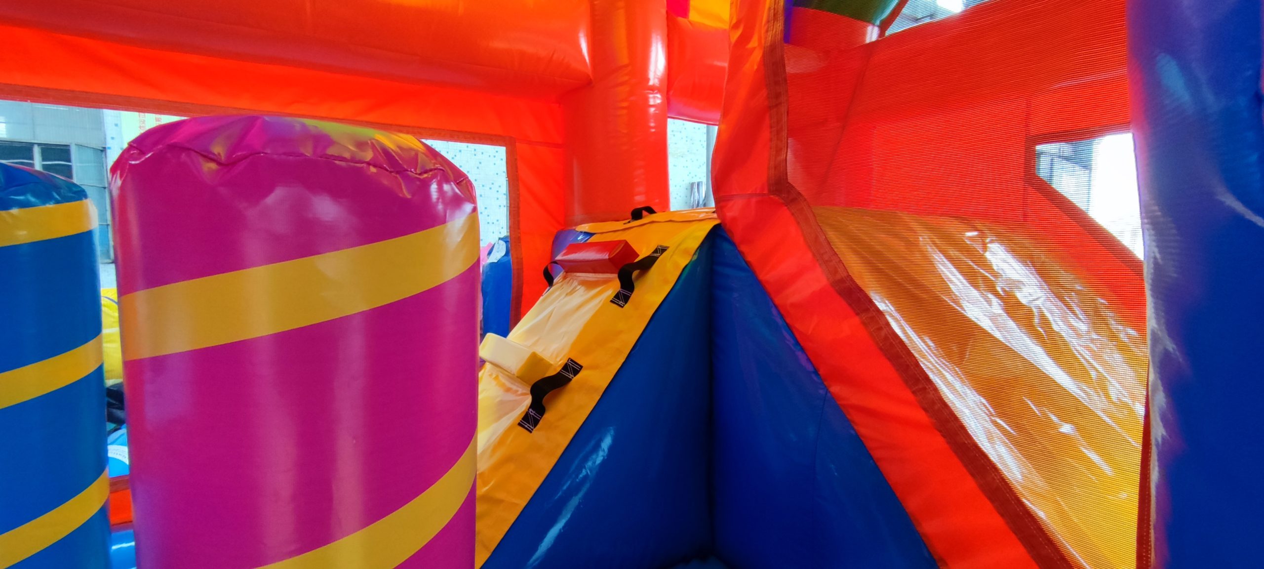 Multiplay Hüpfburg „Geburtstagsparty“ mieten – Leipzig, ab 149 €/Tag – 5