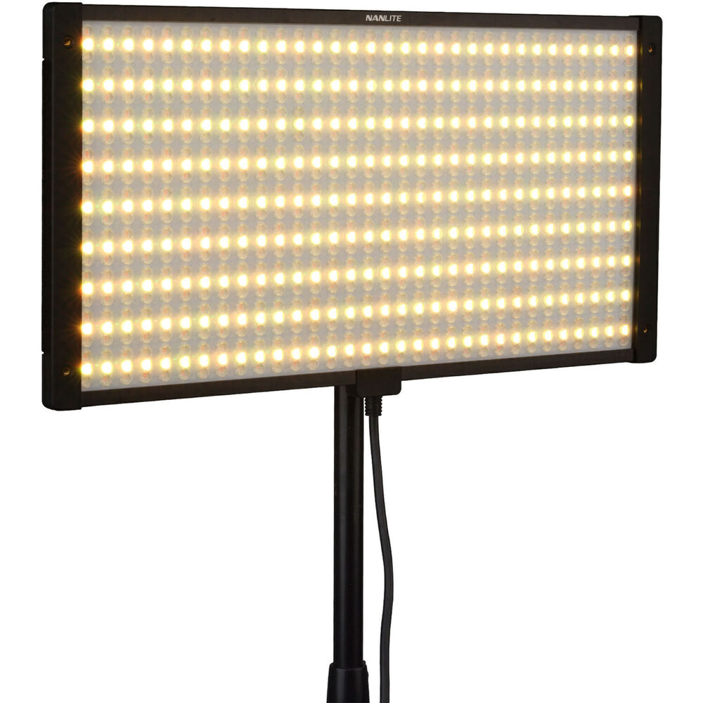 Nanlite PavoSlim 120C RGB LED Light mieten – Köln, Hamburg oder Versand, ab 35 €/Tag