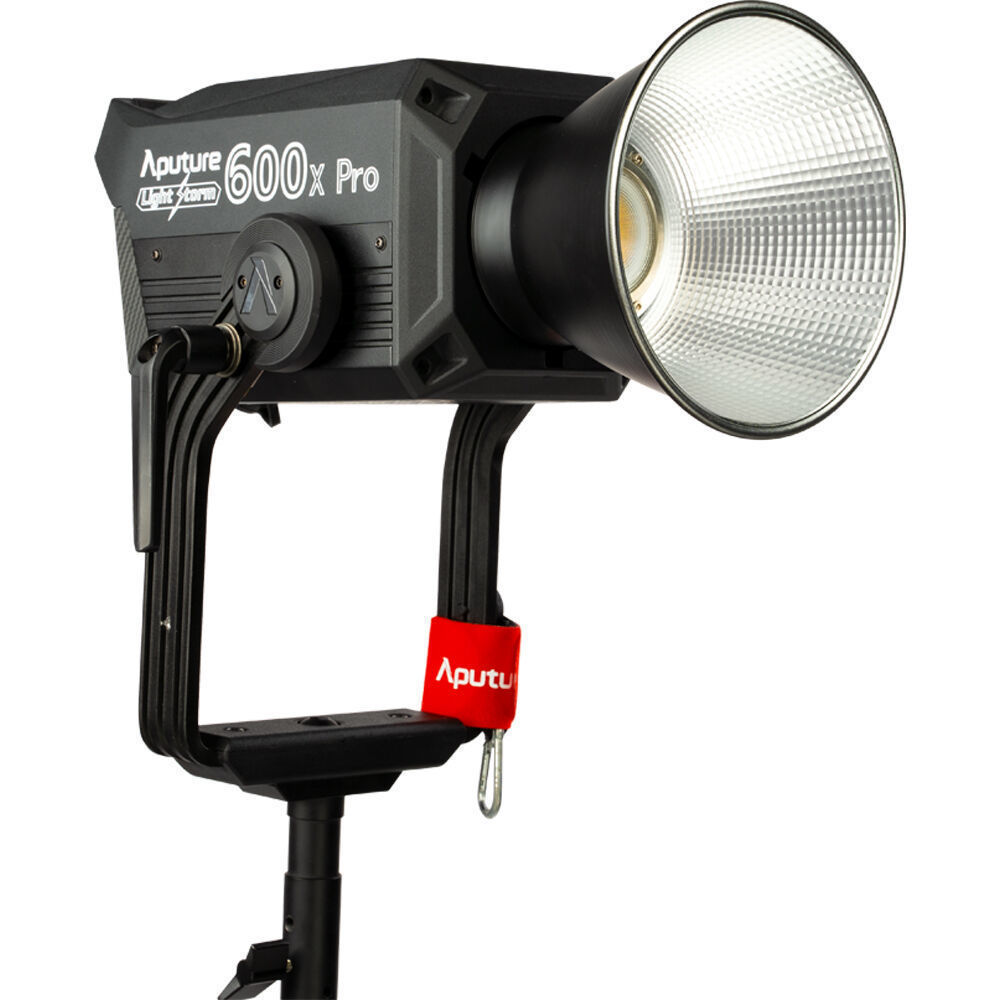 Aputure Light Storm LS 600x Pro Bi-Color LED Light mieten – ab 85 €/Tag