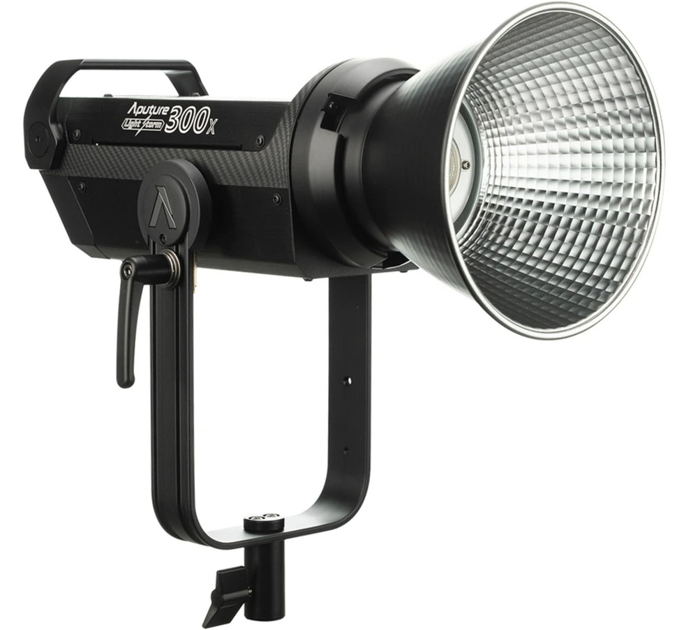 Aputure Light Storm C300x Bi-Color LED Light mieten – ab 60 €/Tag