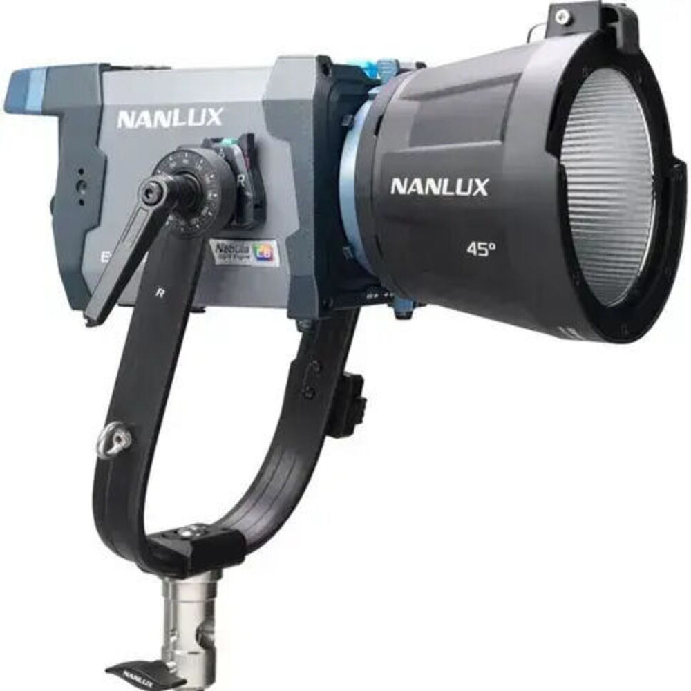 Nanlux Evoke 150C RGB LED Light mieten – Köln, Hamburg oder Versand, ab 50 €/Tag