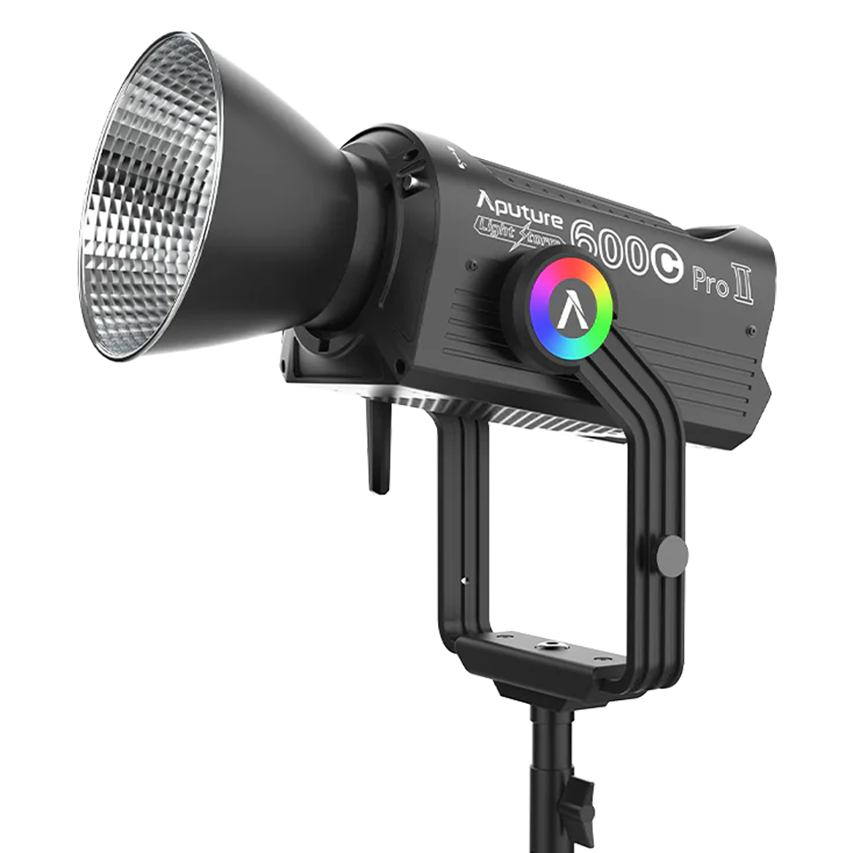 Aputure Light Storm 600c Pro II Kit RGBWW (V-Mount) Studioleuchte mieten – ab 49,90 €/Tag
