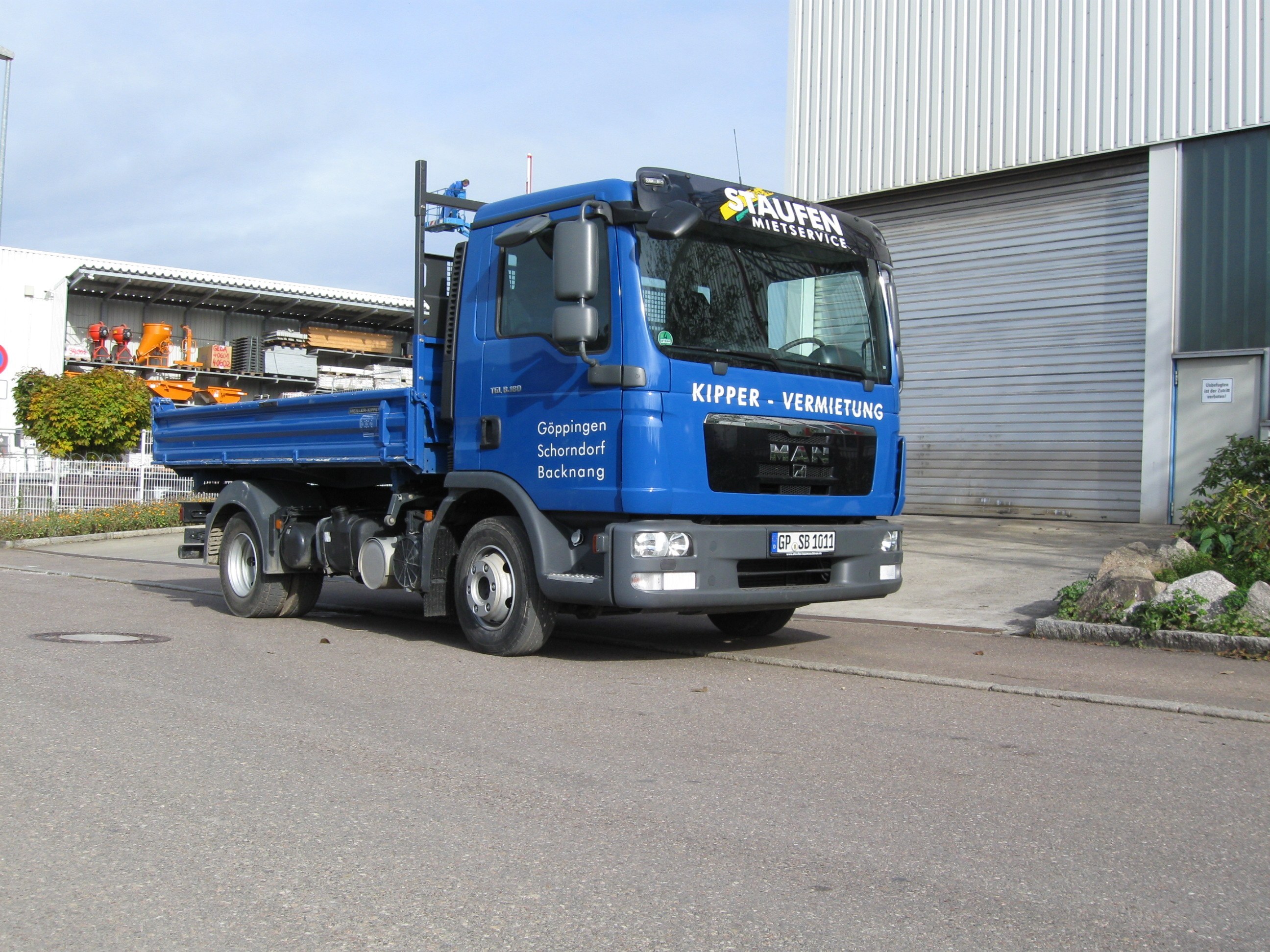MAN 7,49 to. mieten – LKW-Kipper, ab 170 € netto/Tag
