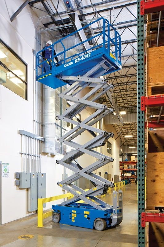 Genie GS 4047 mieten – Scheren-Arbeitsbühne, Preis auf Anfrage