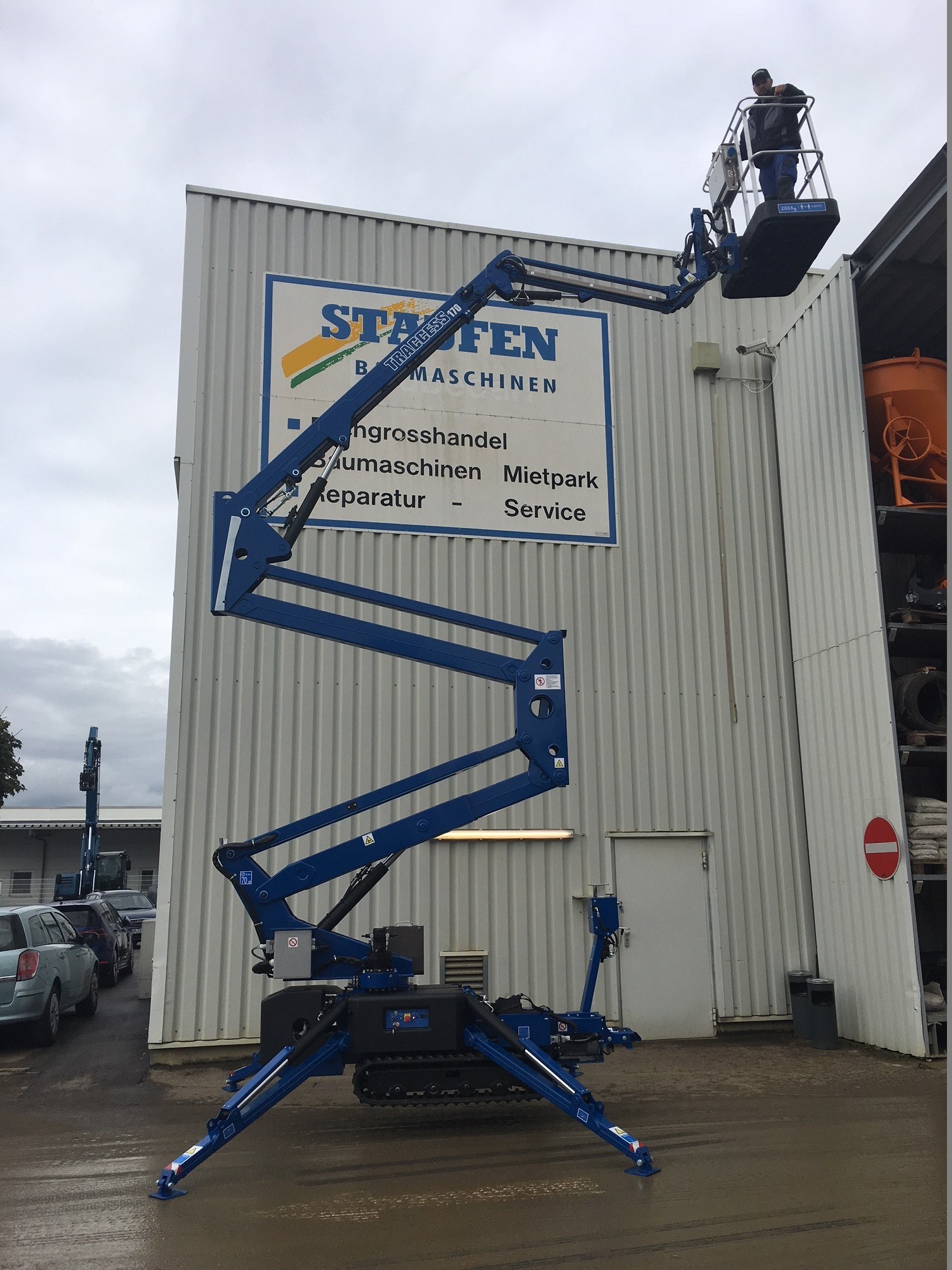 Hematec Traccess 170 mieten – Raupen-Gelenk-Teleskop-Arbeitsbühne, ab 290 € netto/Tag – 2