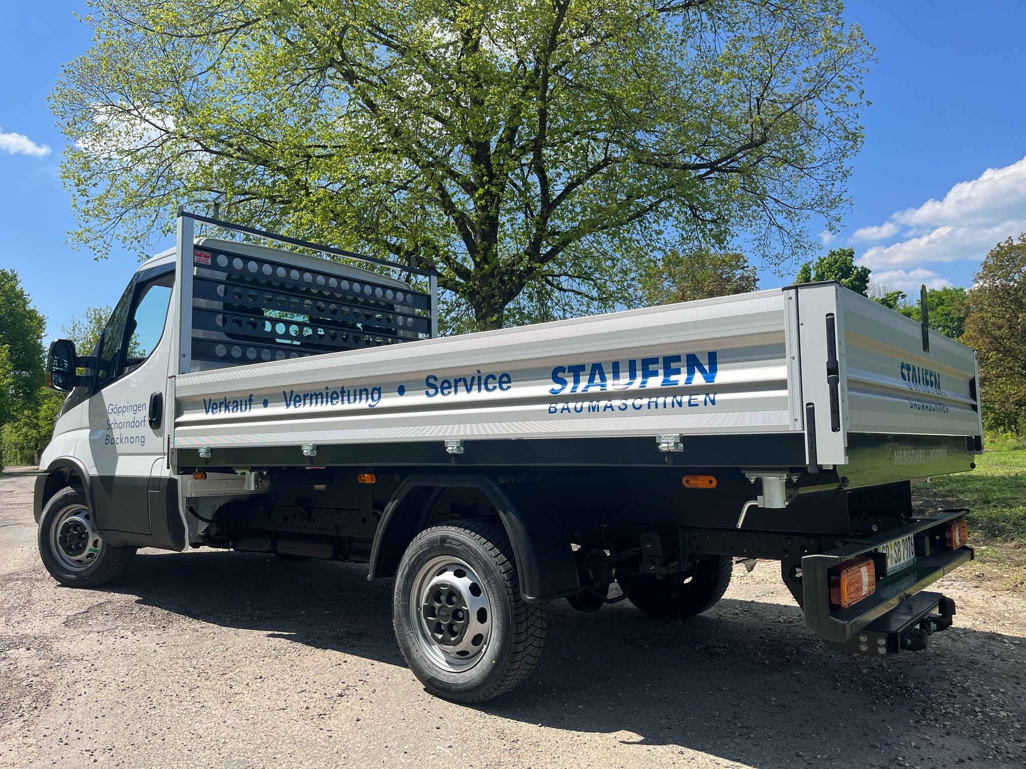 IVECO Daily Kipper 3500 kg mieten – Transporter, ab 95 € netto/Tag – 5