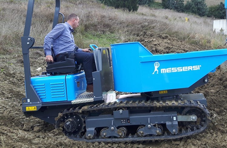 Messersi TC230d mieten – Kettendumper, ab 160 € netto/Tag