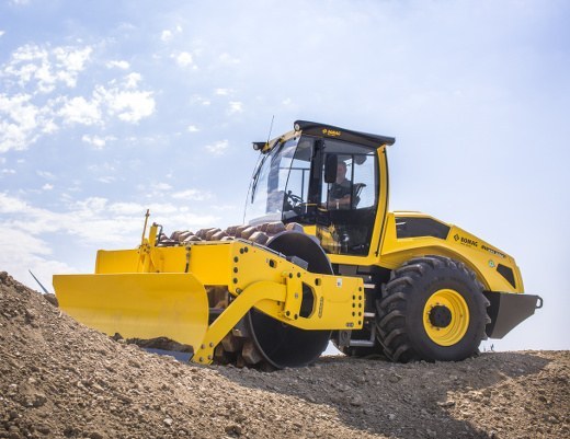Bomag BW 213 DH+P-5 mieten – Walzenzug, ab 290 € netto/Tag