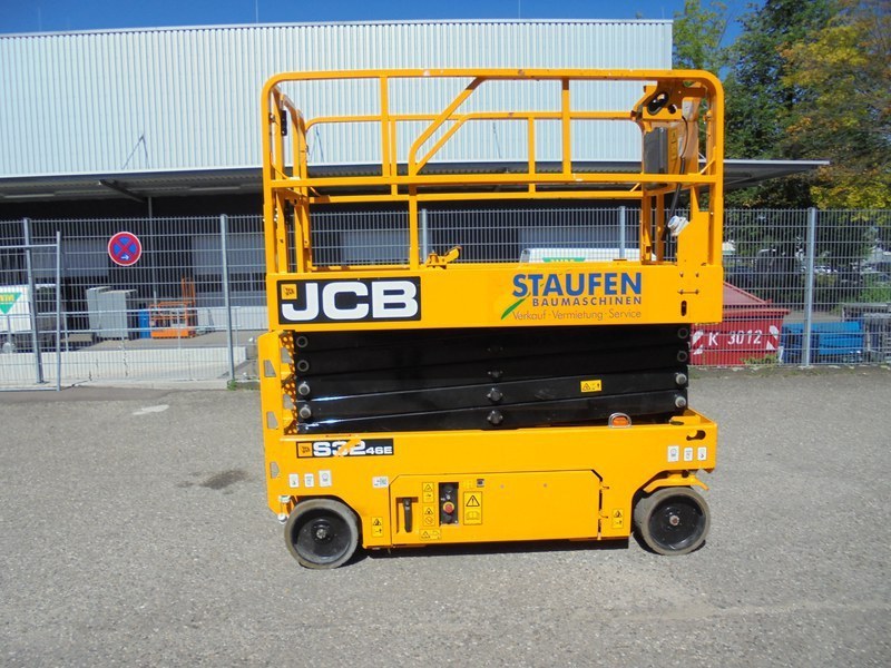 JCB S 3246 mieten – Scherenarbeitsbühne, ab 120 € netto/Tag