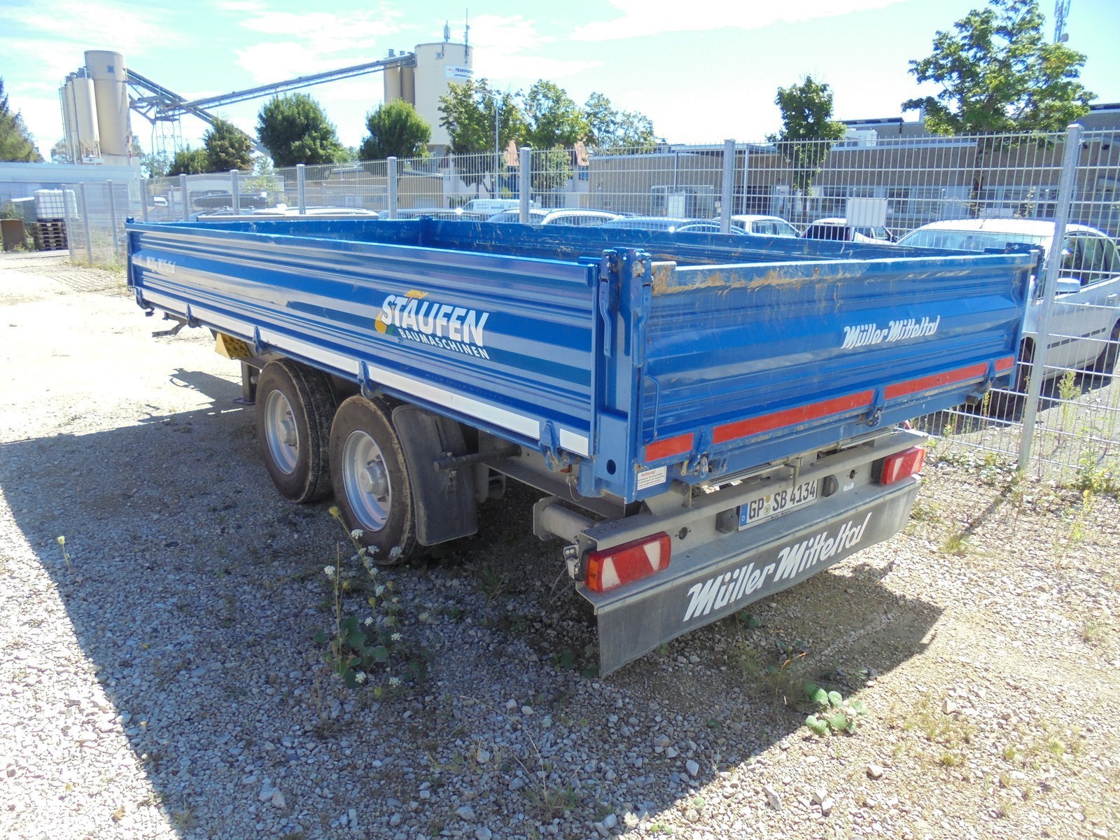 Müller Mitteltal Tandem-Tieflader 11900 kg mieten – ab 110 € netto/Tag