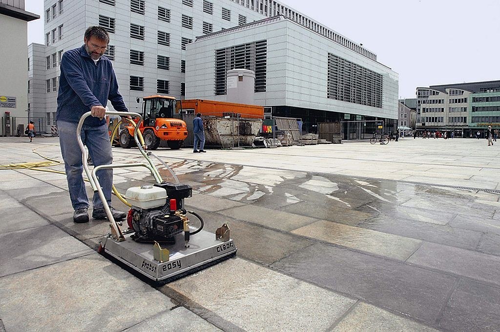 Pflasterreinigungsgerät Easy Clean EC 60 mieten – ab 100 € netto/Tag – 2