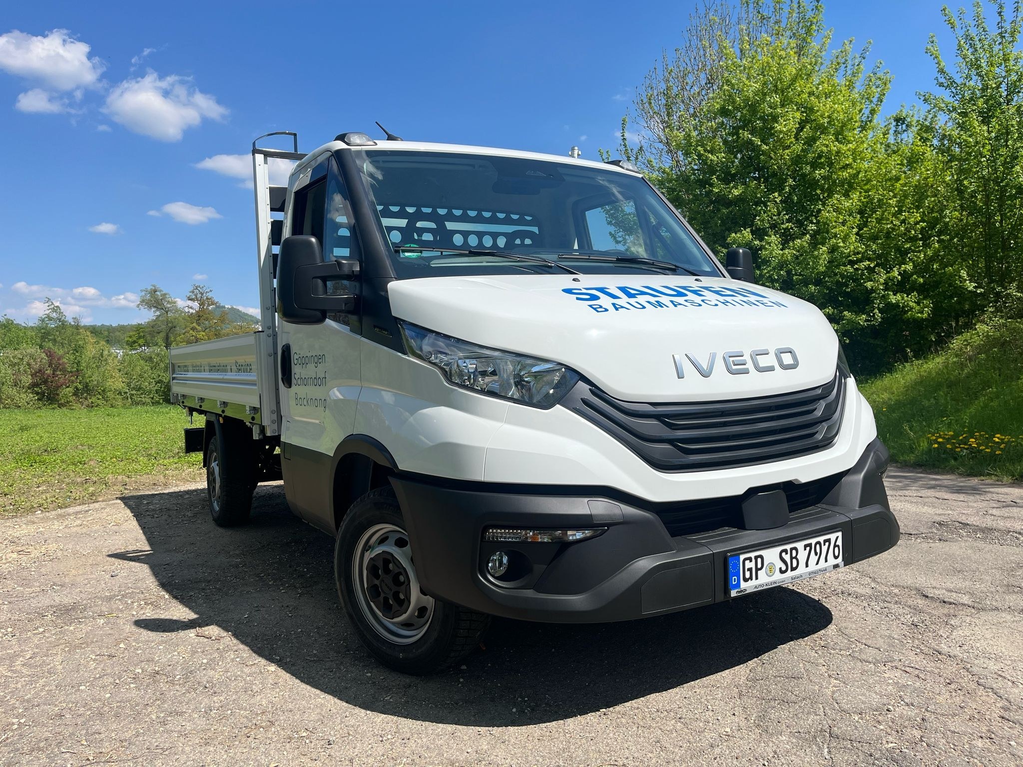 IVECO Daily Kipper 3500 kg mieten – Transporter, ab 95 € netto/Tag – 2