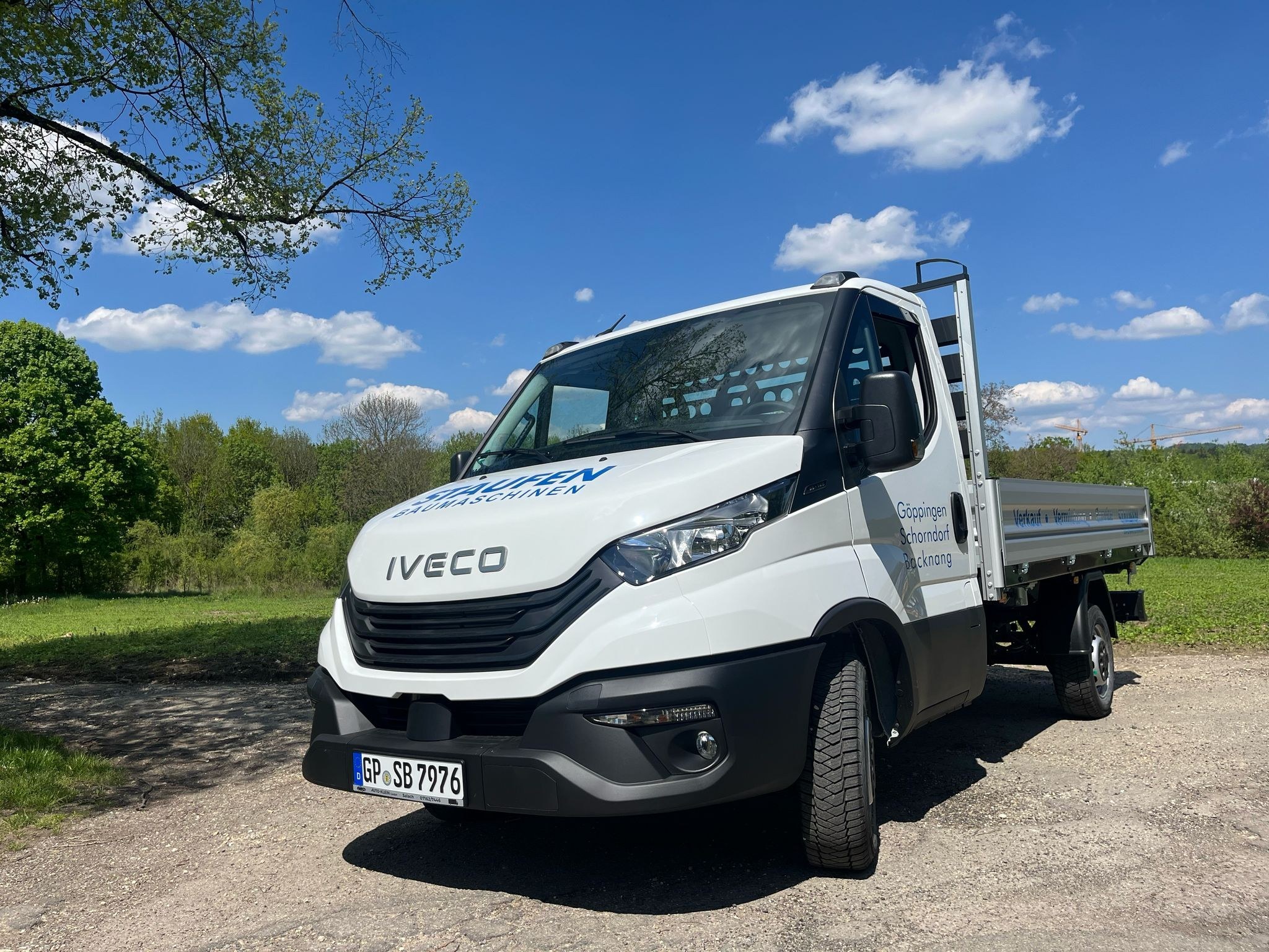 IVECO Daily Kipper 3500 kg mieten – Transporter, ab 95 € netto/Tag – 3