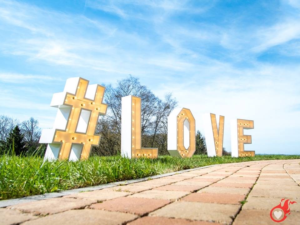 SnLverbindet - Leuchtbuchstaben Loveletters #LOVE mieten in Witten