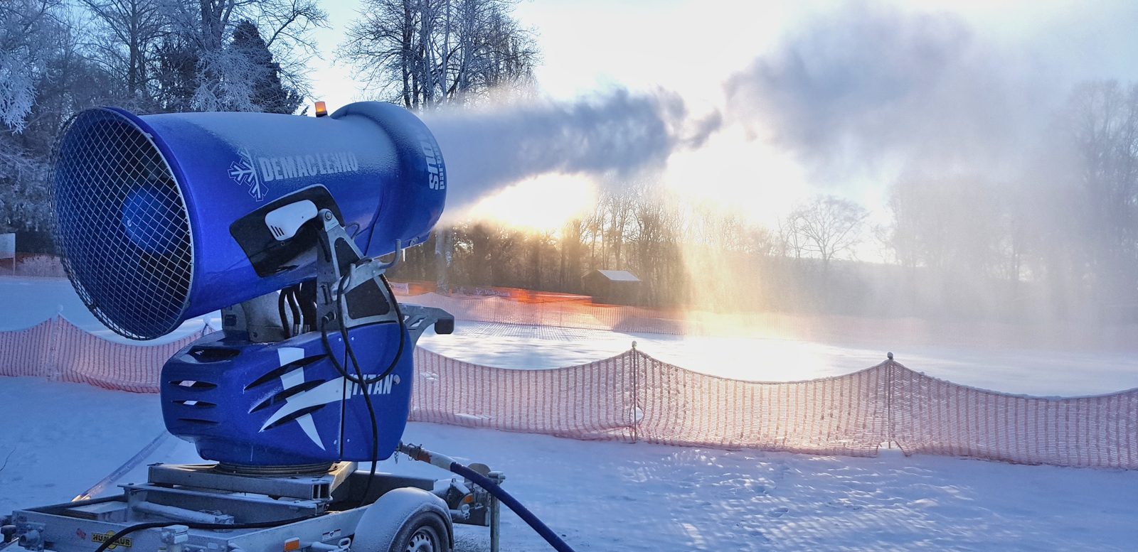 Snow Partners Schneekanone Demac Lenko TitanX mieten in Witten