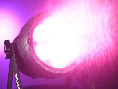 Akku LED Scheinwerfer - RGBW- WDMX Outdoor IP65 mieten in Reutlingen – 3