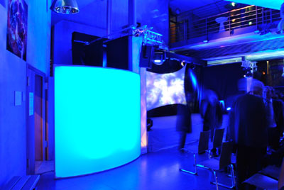 Easy Wall Raumteiler beleuchtet LED strtech weiß HMS mieten in Reutlingen – 2