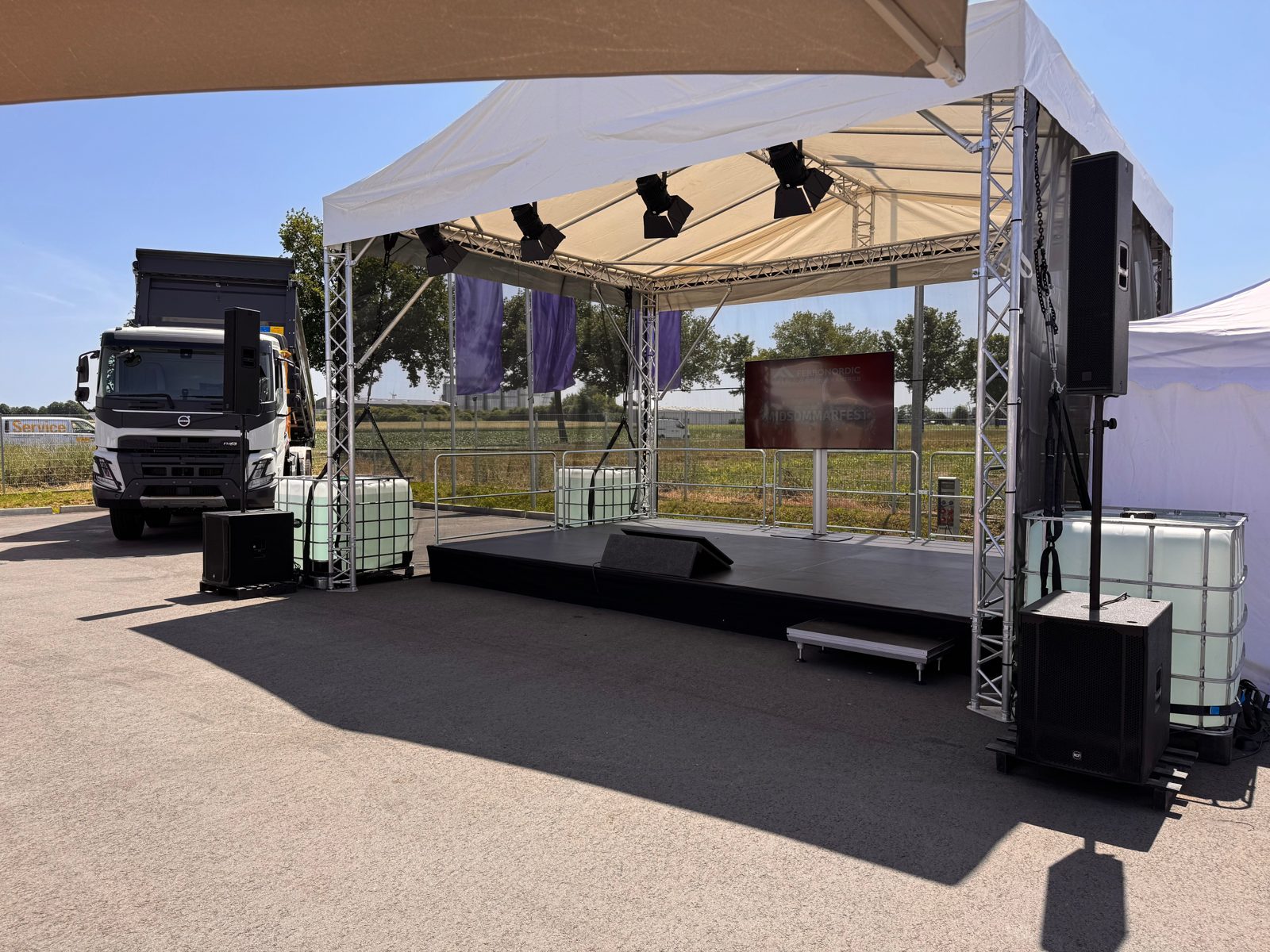 Open-Air-Bühne 6 × 4 m · mieten in Langenhagen – 600x400