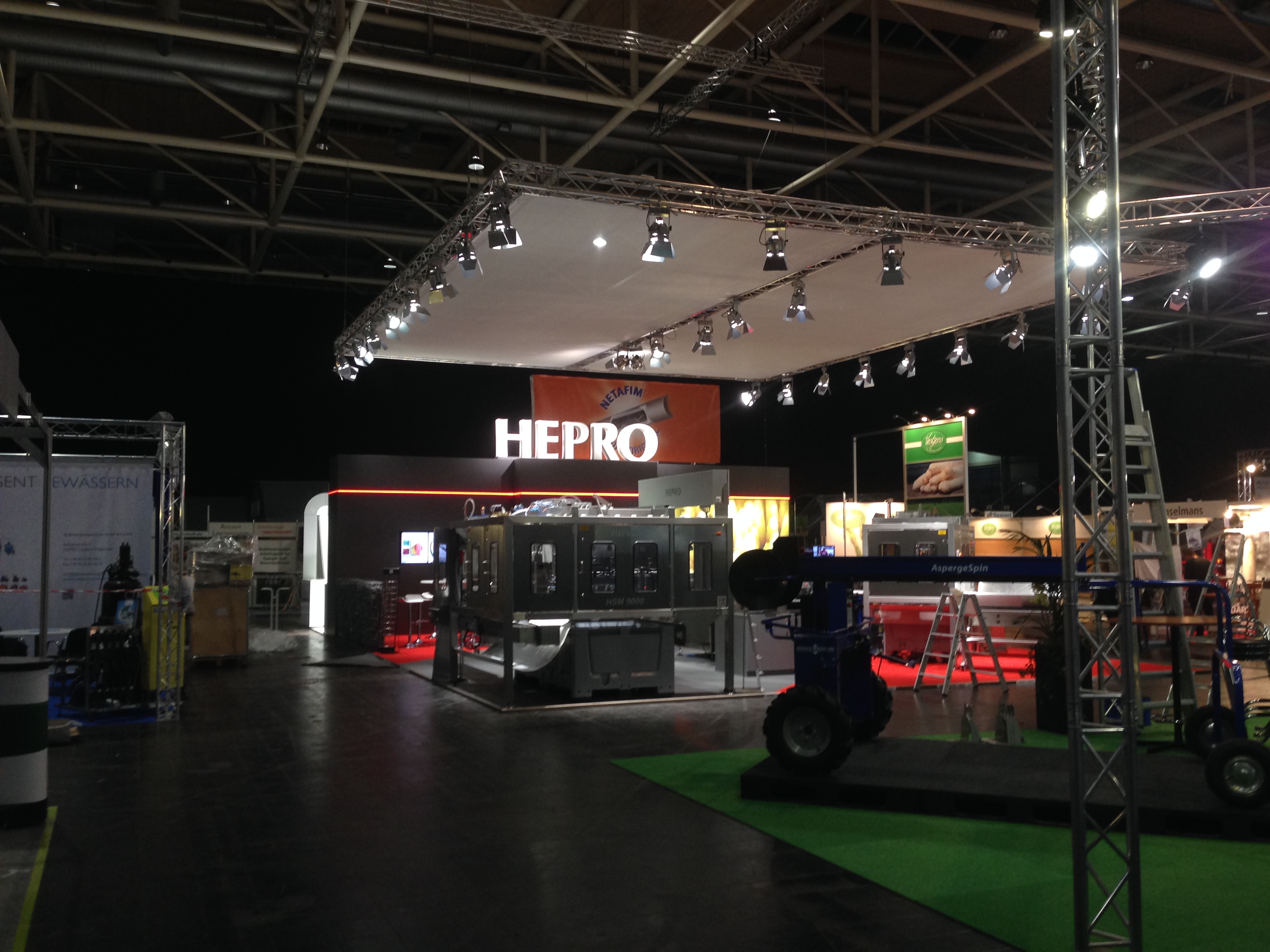 Individuelle Messestand- & Präsentationslösungen · Technik mieten in Langenhagen – 3