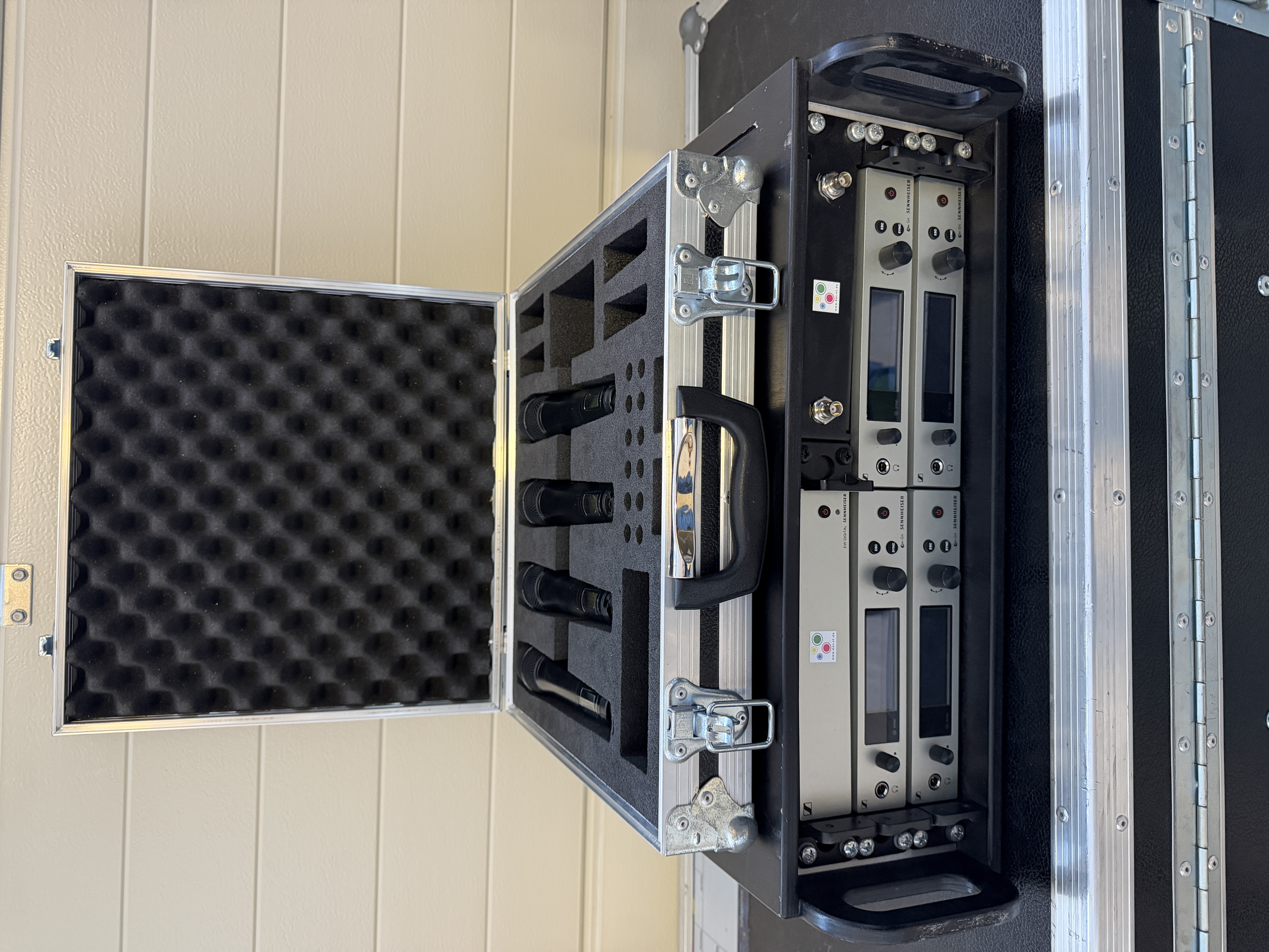 ennheiser 4-Kanal Funkmikrofon-Set · 4× Handsender mieten in Langenhagen – Sennheiser – 2