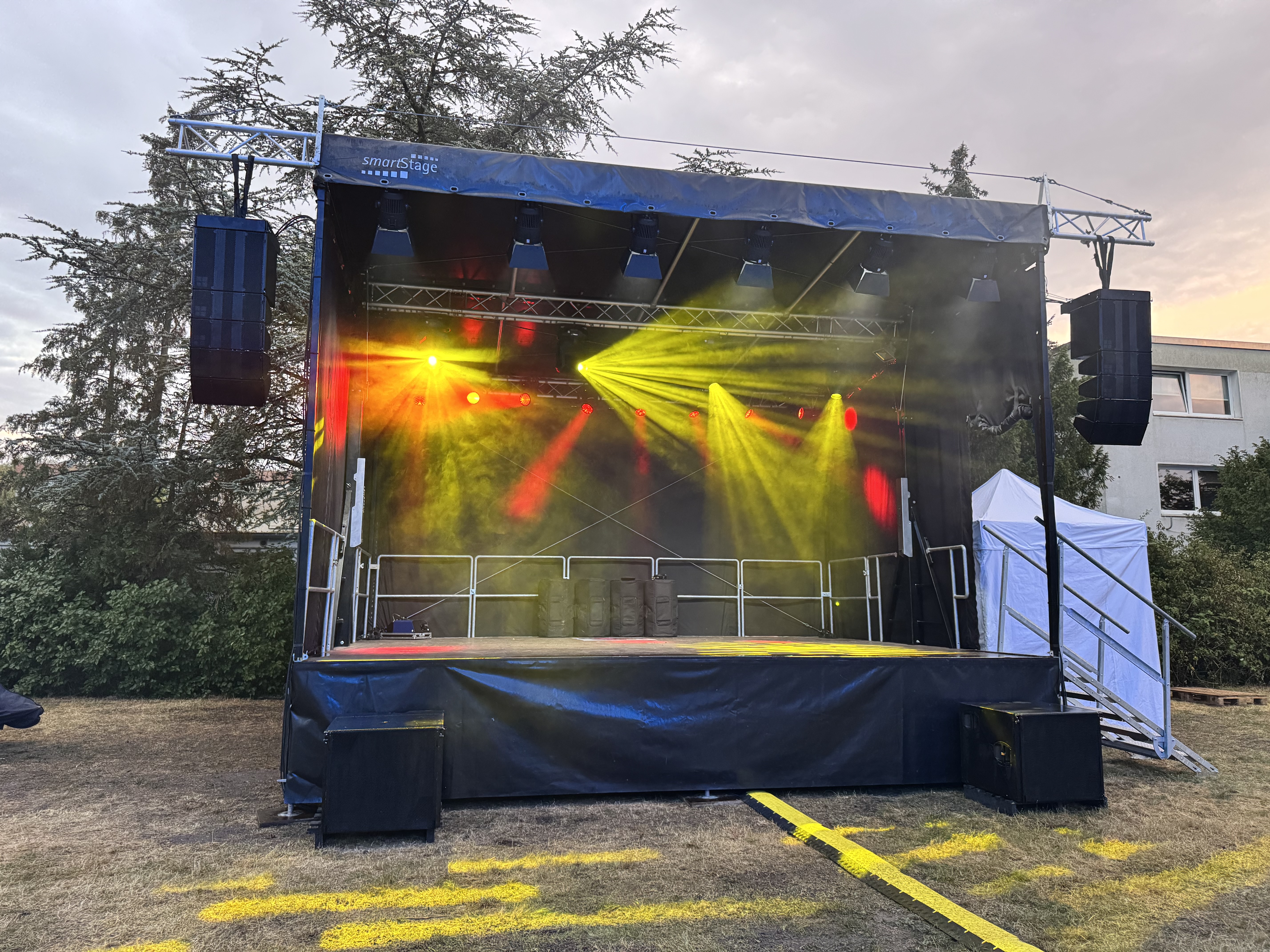 Trailerbühne Smart Stage 27 · Überdachte mieten in Langenhagen – 4