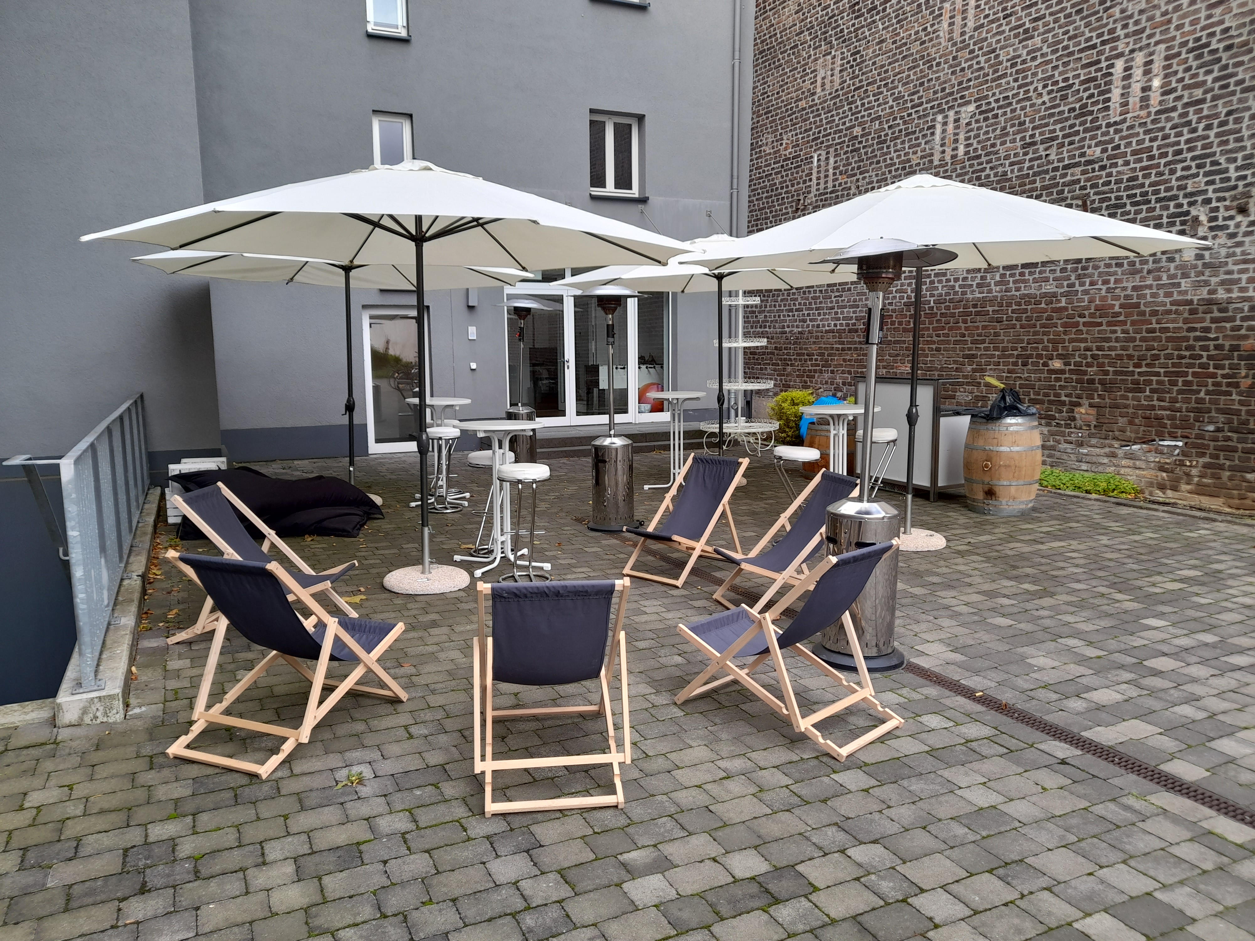 Geschirr - Besteck - Gläser - Tischzubehör - Buffetzubehör mieten in Neuss – Thumbnail 8