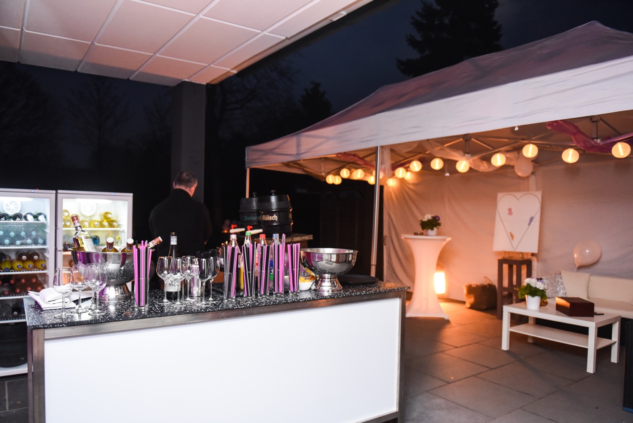 Pavillon - Schnellpauzelt - Faltpavillon mieten in Neuss – Thumbnail 6