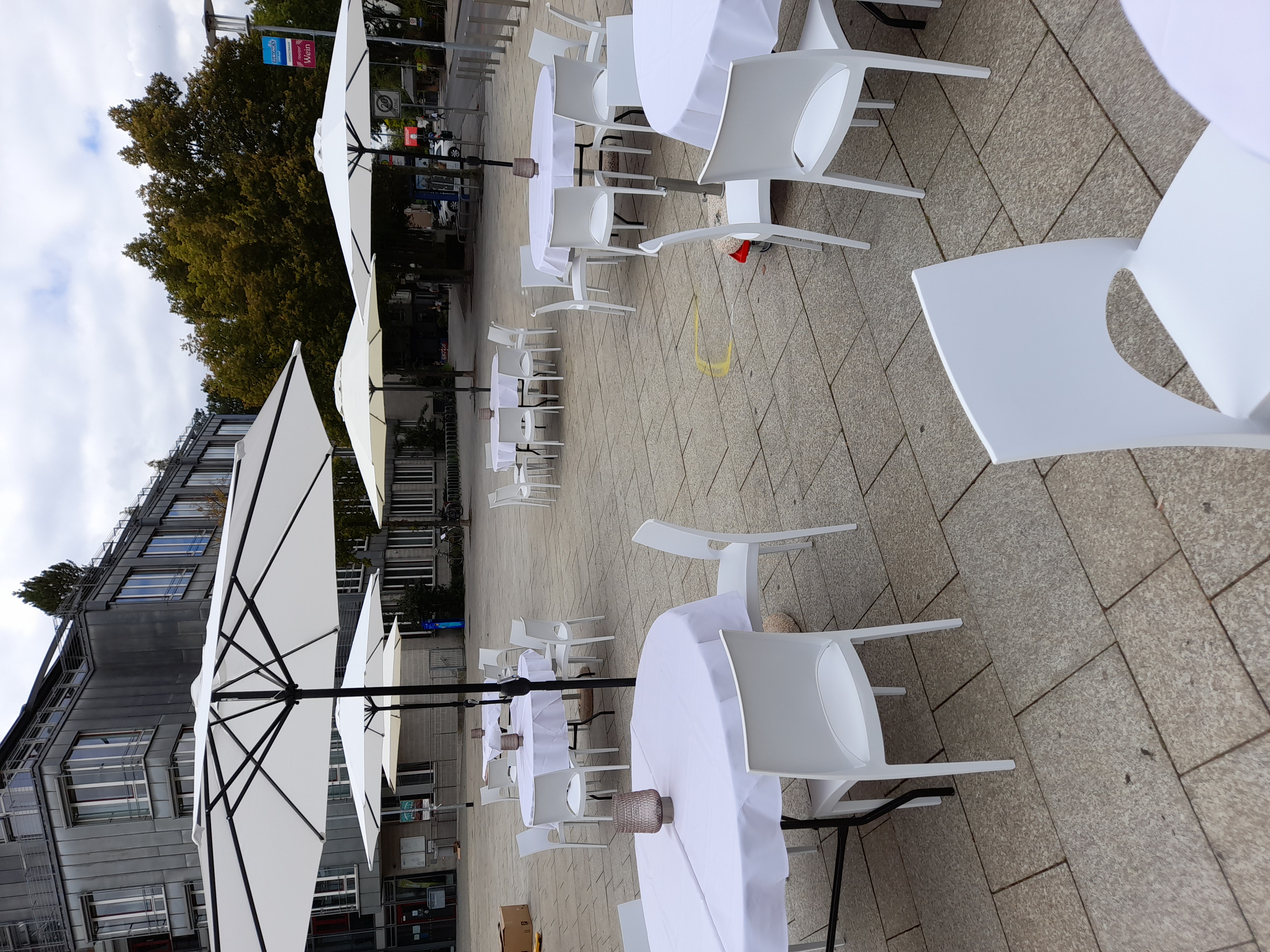 Designstuhl "Majestic" weiß mieten in Neuss – Kunststoffstuhl – 5
