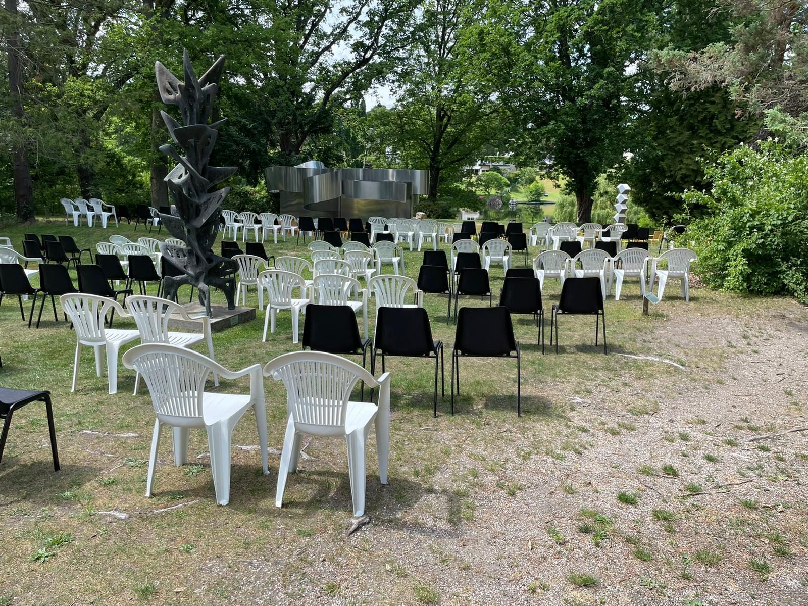Monoblock-Stuhl Partystuhl PVC-Stuhl Kunststoffstuhl mieten Berlin mieten in Berlin – Thumbnail 6