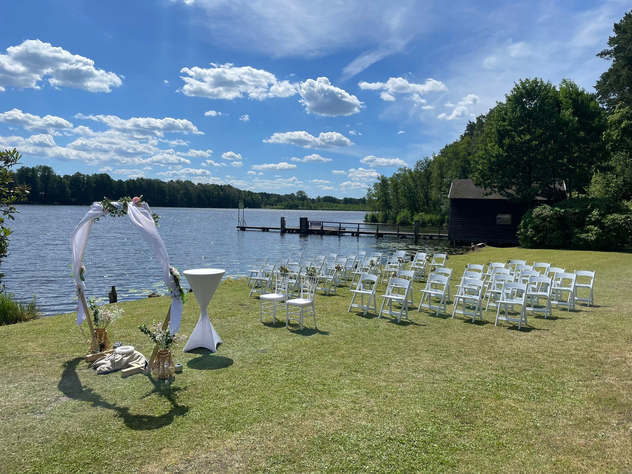 Hochzeitsklappstuhl inkl. Sitzpolster mieten Berlin & mieten in Berlin – 2