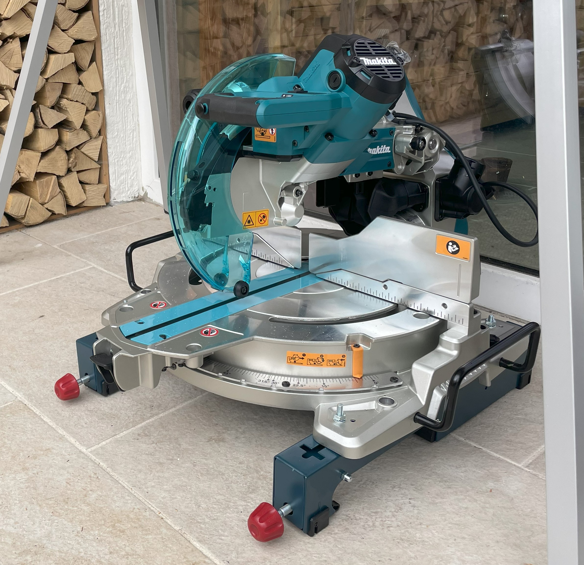 Makita Kapp- und Gehrungssäge LS1019L mieten in Augsburg (Bay) – 805 x 644 x 660 mm