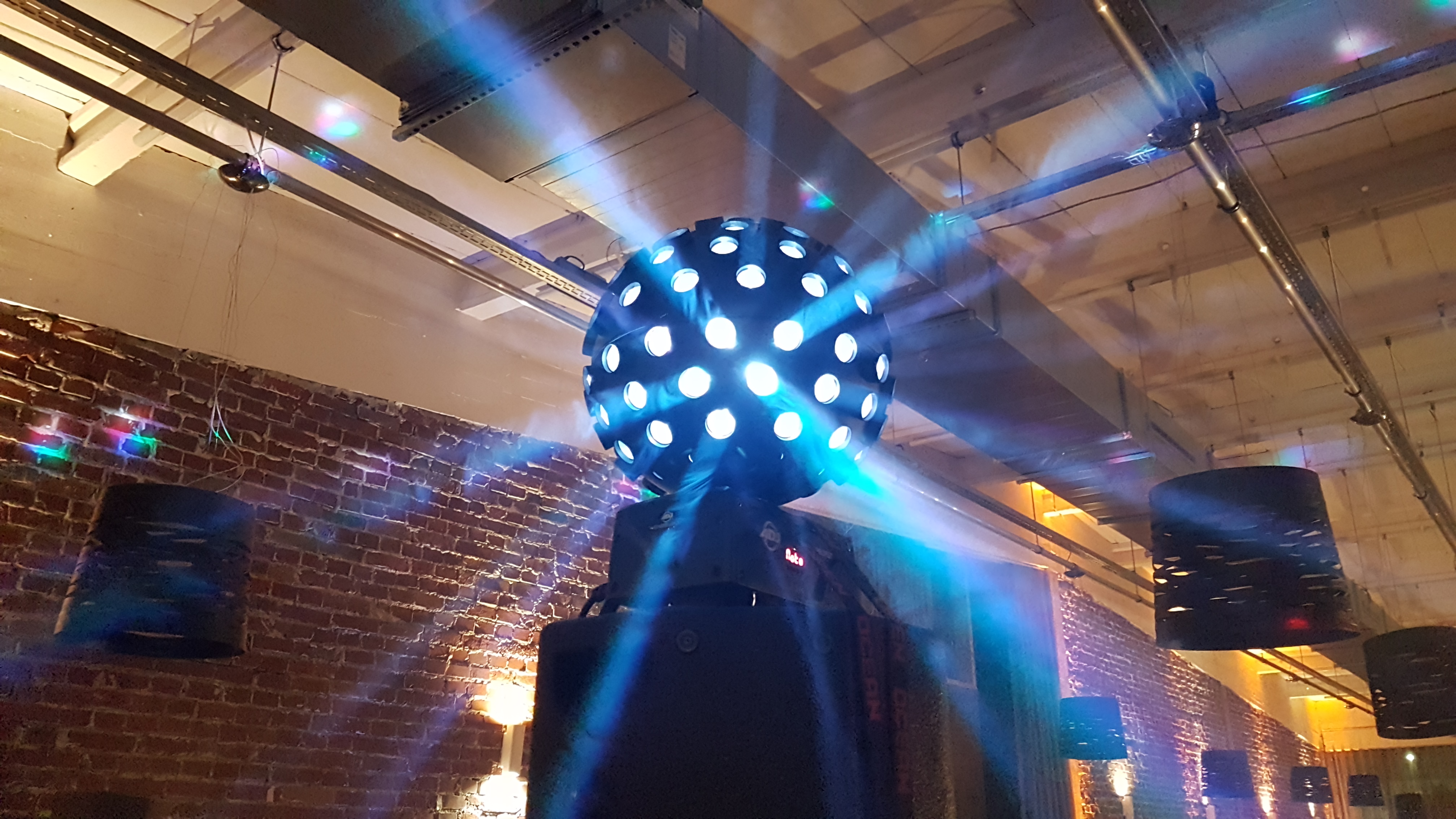 Lichtanlage für kleine Events mieten in Köln – Thumbnail 8