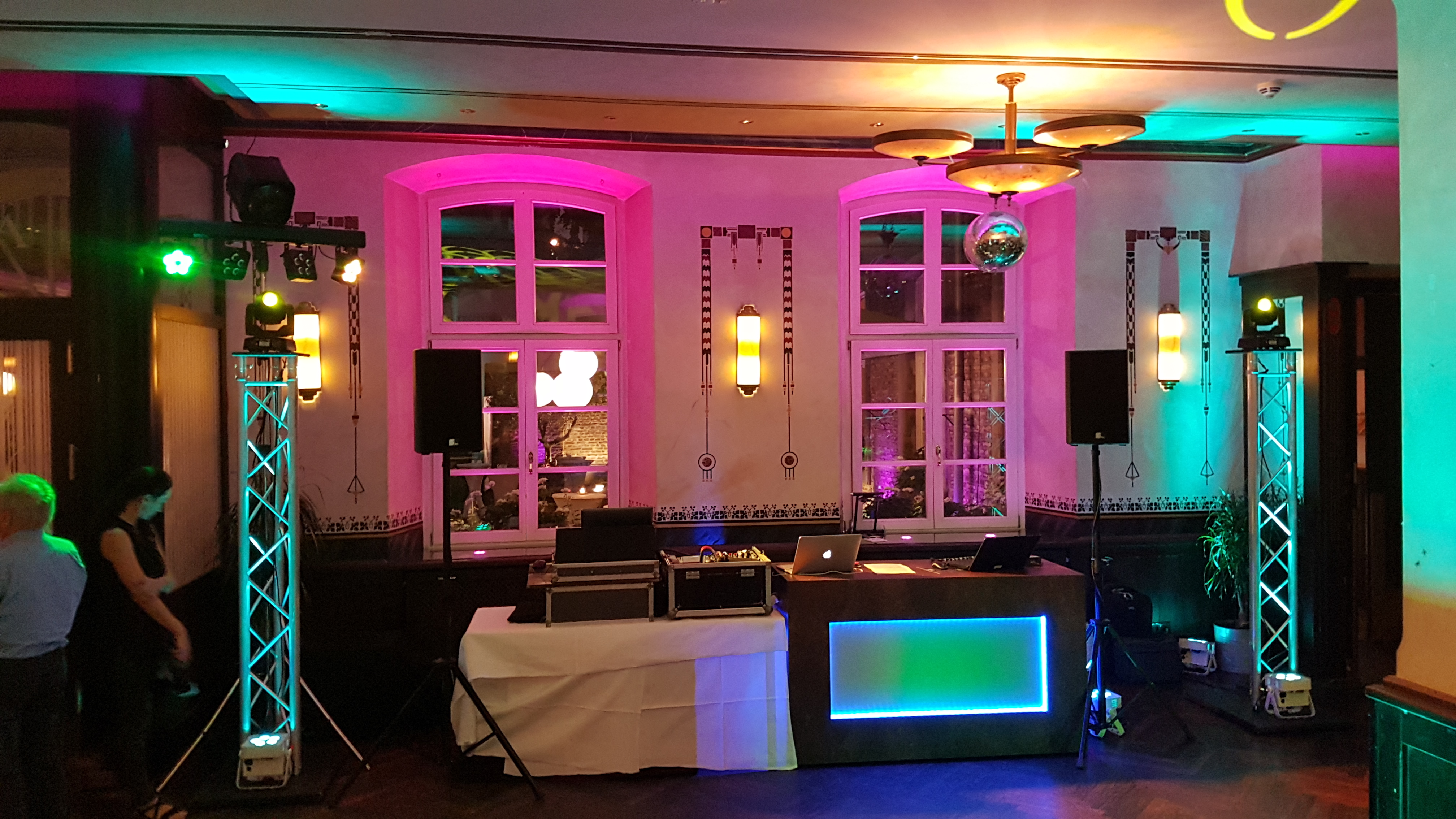 Lichtanlage für kleine Events mieten in Köln – 5