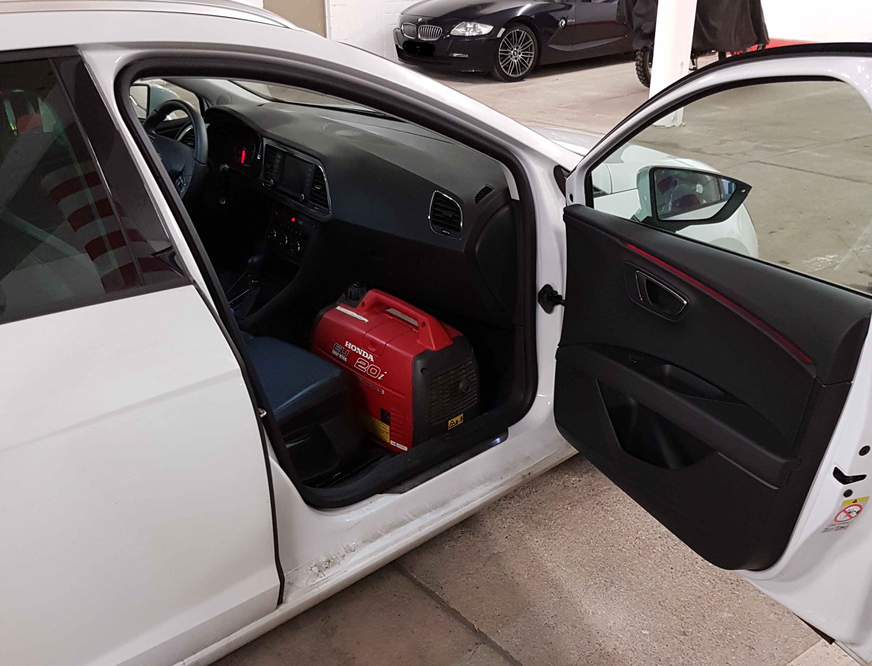 Honda EU20i Stromgenerator 2000W Stromerzeuger mieten in Köln – 51x29x42,5cm – 4