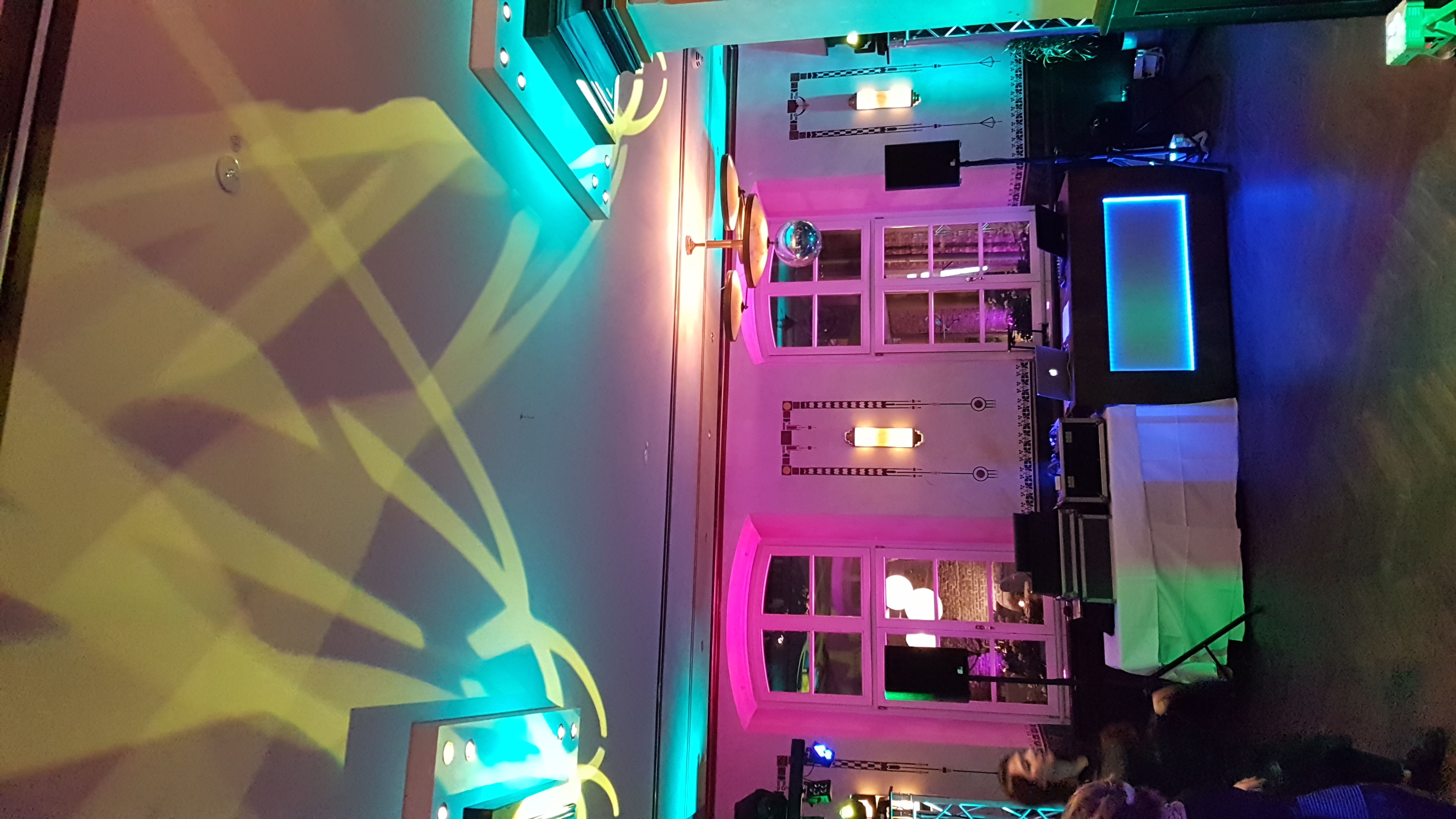 Lichtanlage für kleine Events mieten in Köln – Thumbnail 7
