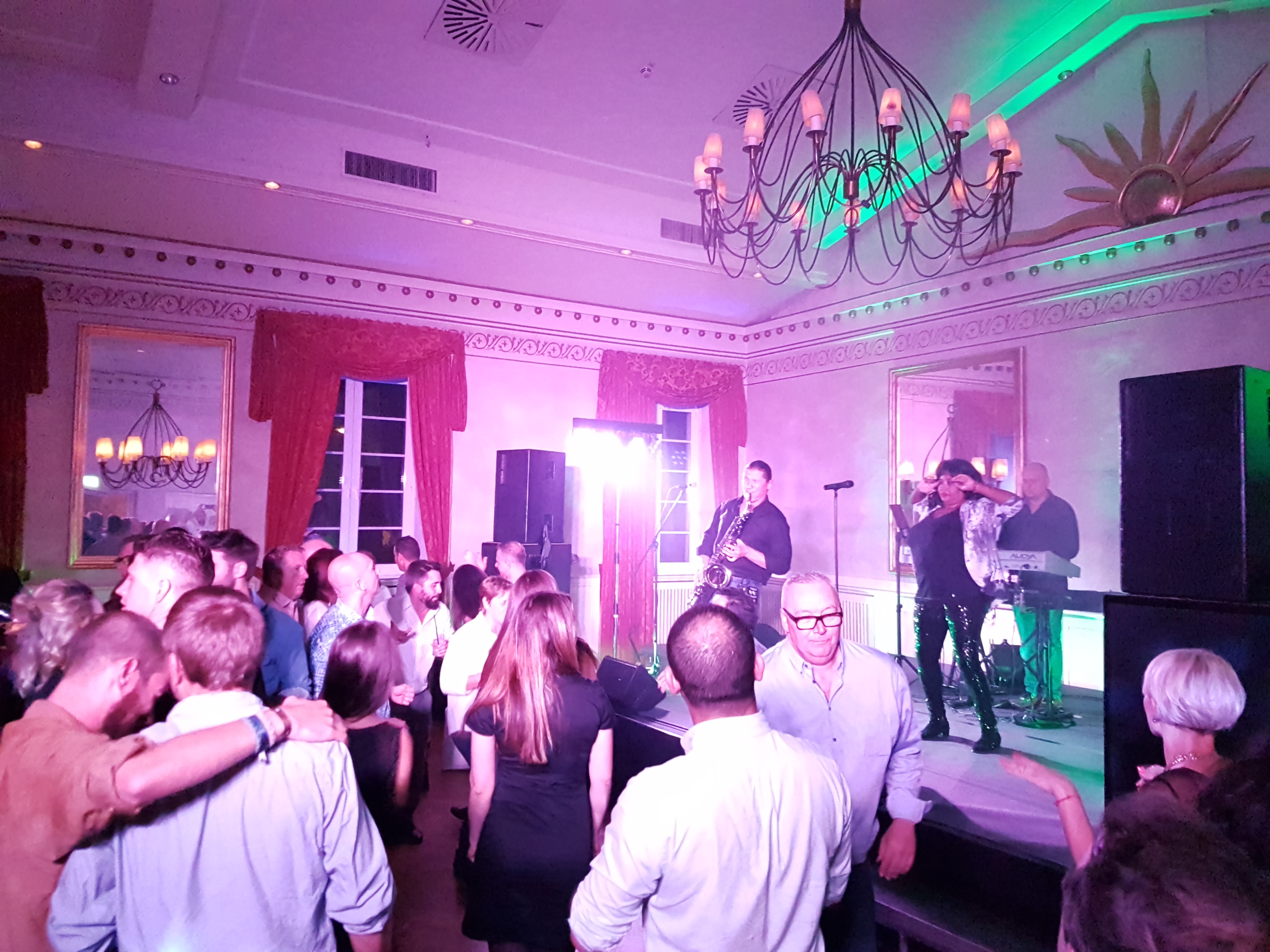 Tontechniker (für live) mit Equipment und mieten in Köln – 3