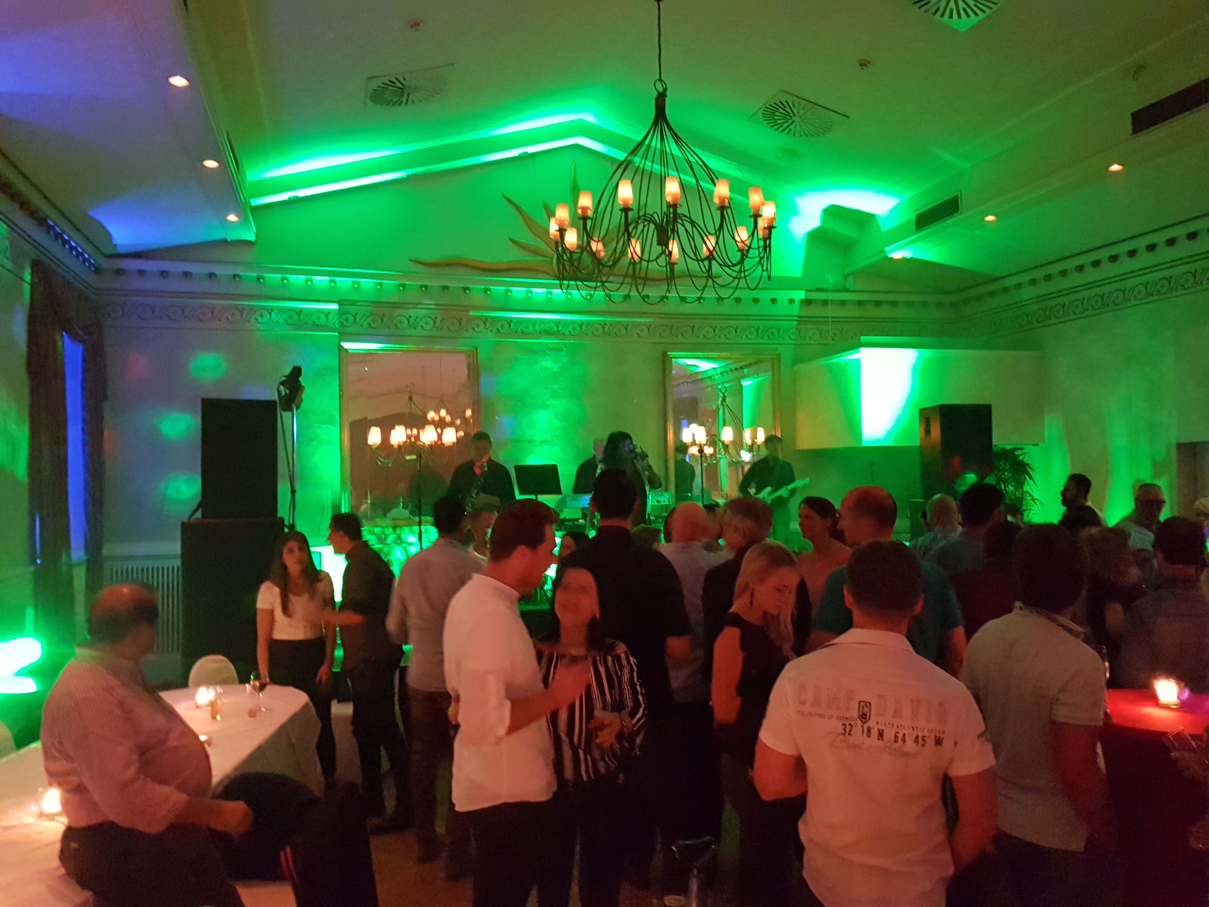 Tontechniker (für live) mit Equipment und mieten in Köln – 4