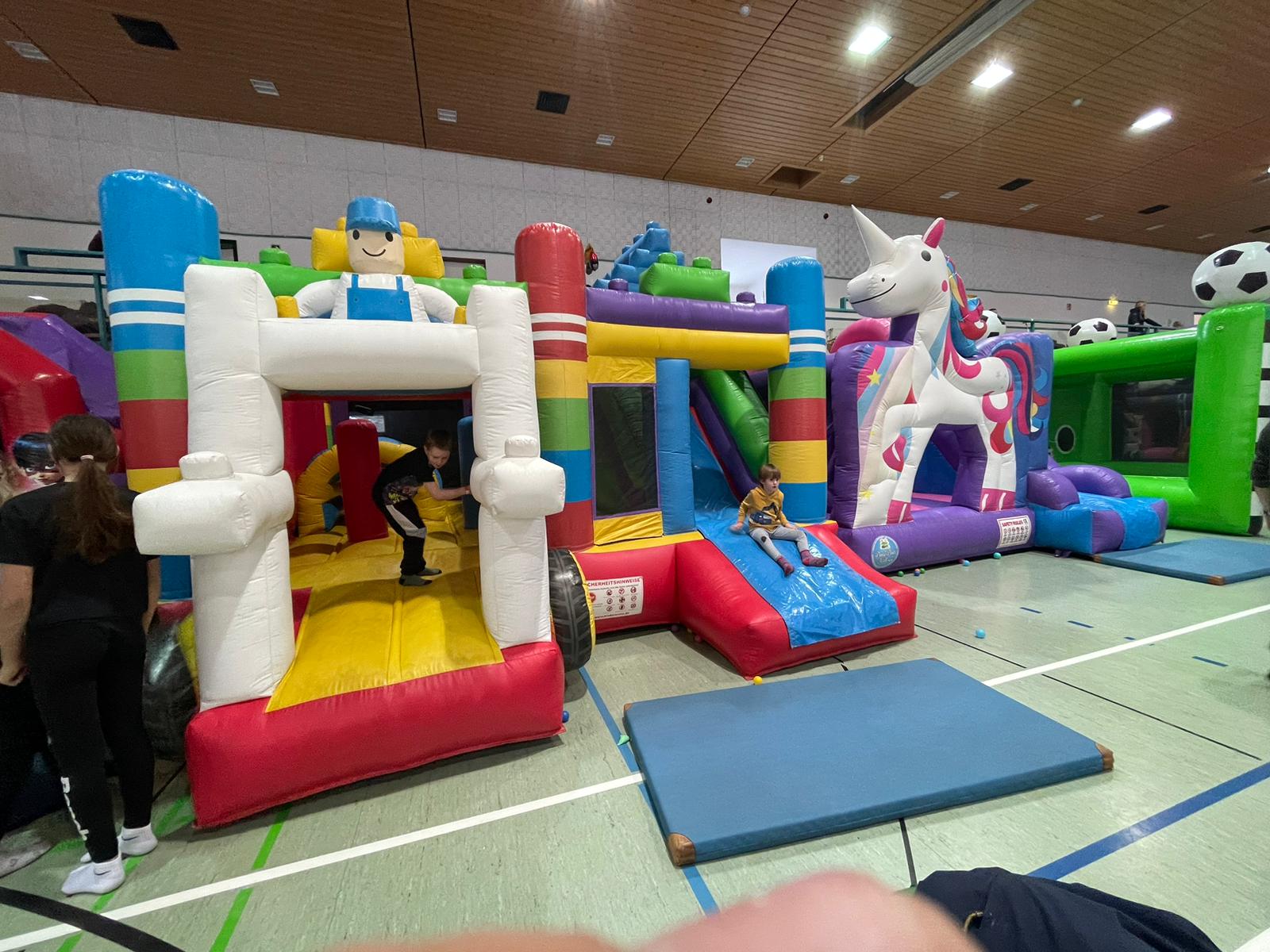 Hüpfburg "Lego" mieten Kids Event Bausteine mieten in Berlin – 5x5x3