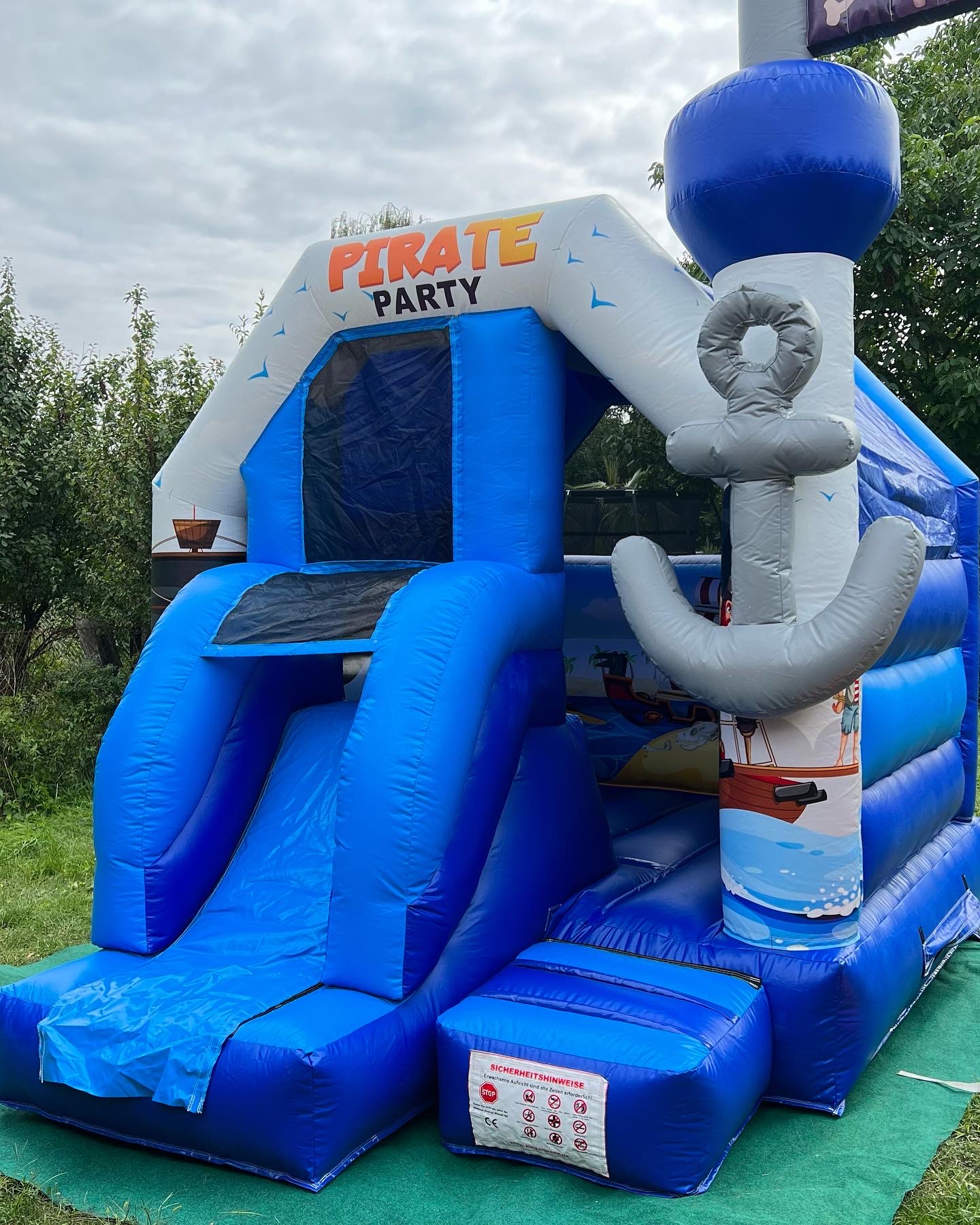 Hüpfburgen 4x4m Mottoparty Kinder Einschulung mieten in Berlin – Ohne Personal – 3