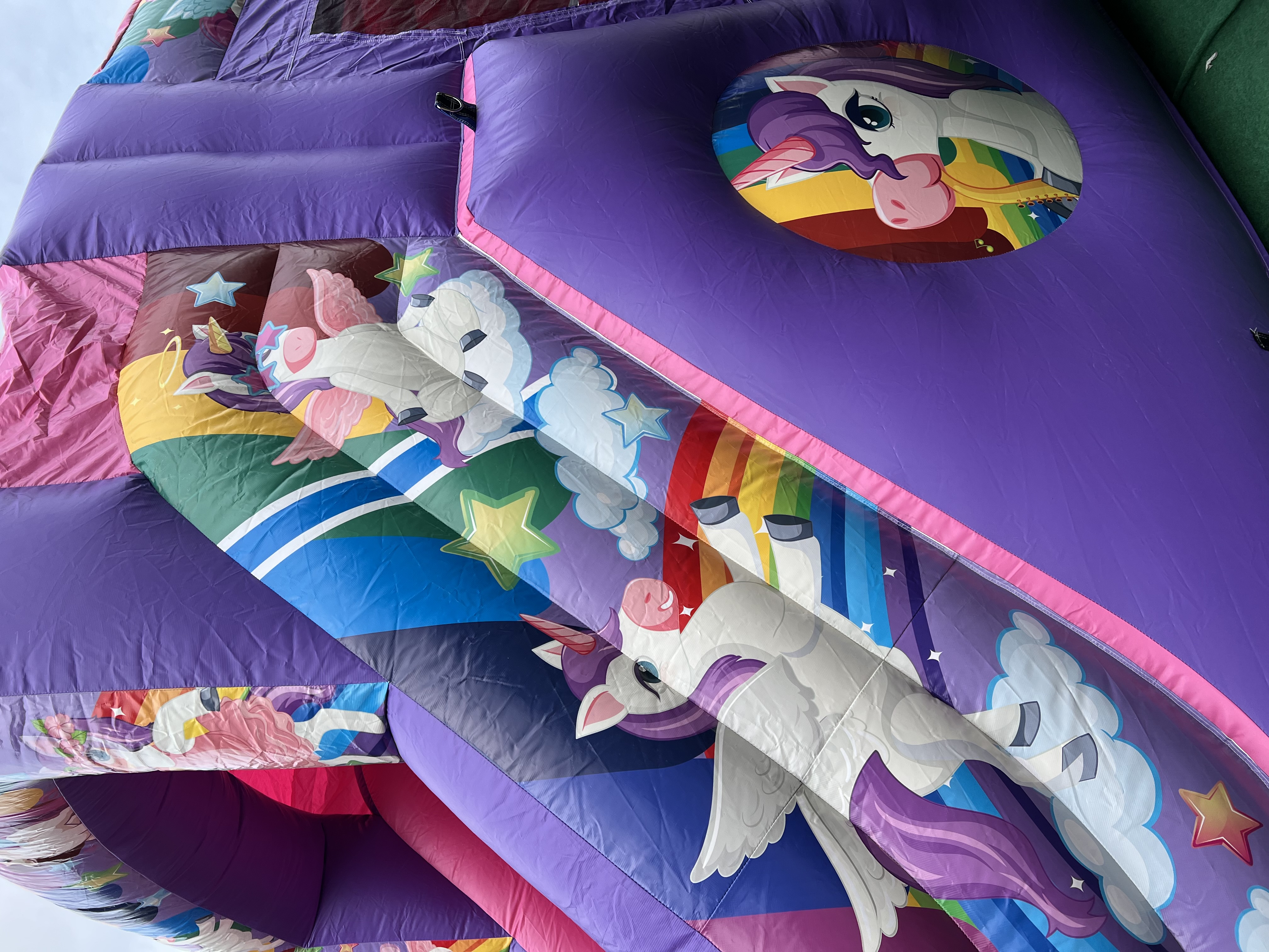 Hüpfburg "Einhornstrecke" mieten Spielstrecke Einhorn Hindernisbahn mieten in Berlin – 2