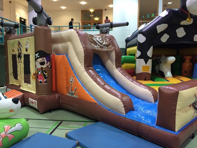 Hüpfburg "Einhorn" Multiplay mieten in Berlin – 5x4x3 – 3