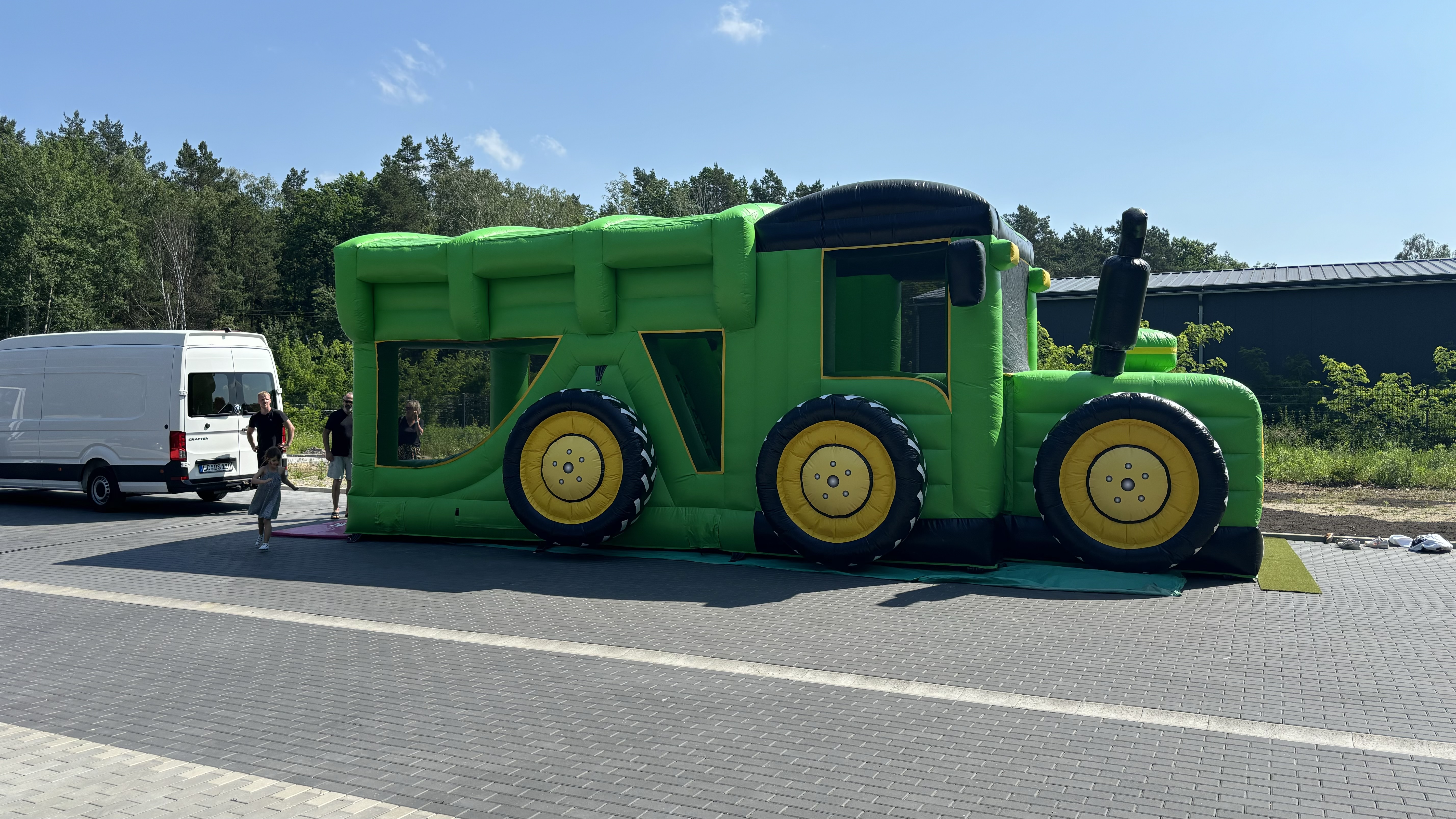 Vermiete Hüpfburg " Traktorstrecke" Kinder Spielepark mieten in Berlin – 10x4x3