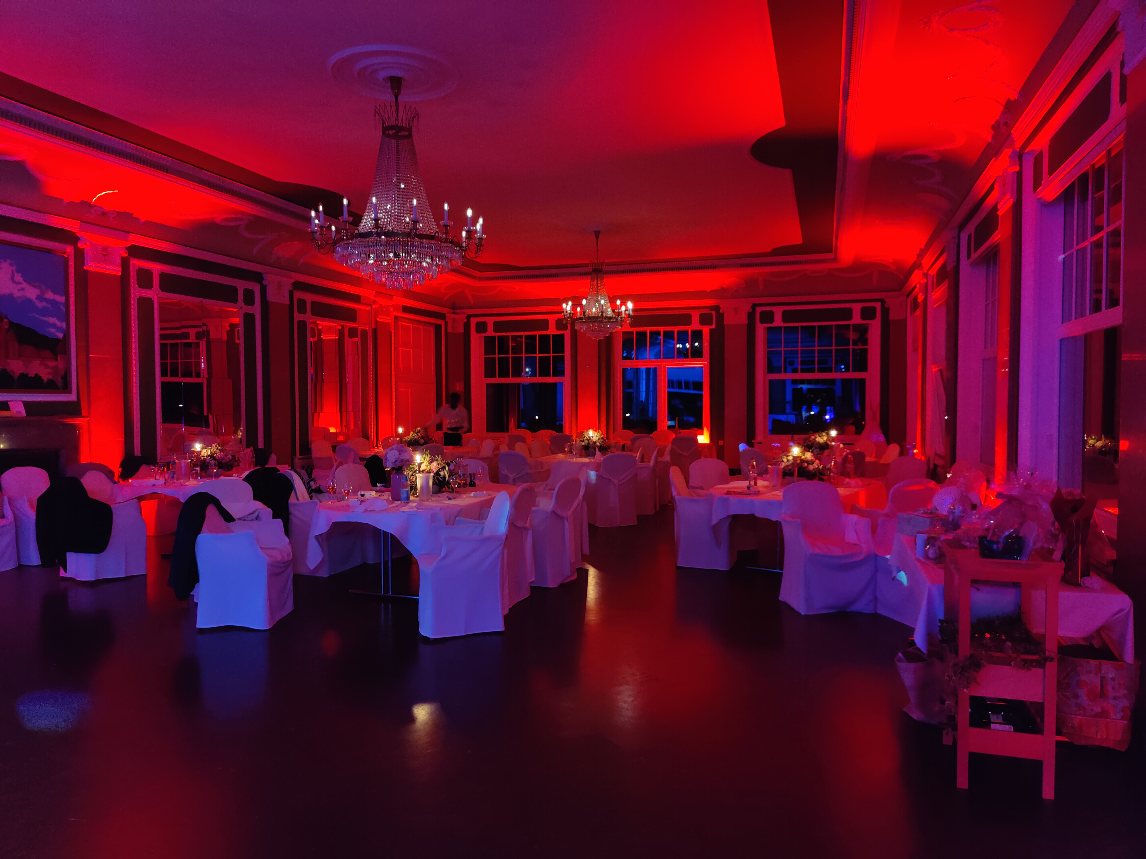 Professionelles 4er LED-Akkulicht-Set für Hochzeit mieten in Leimen – Thumbnail 9