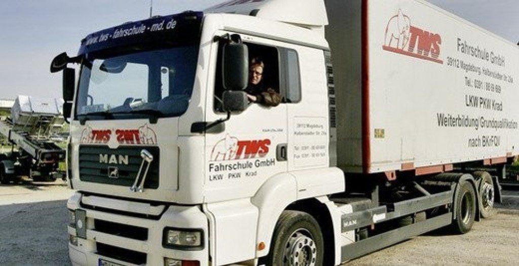 LKW Transporter 7 mieten in Magdeburg – Koffer – 5