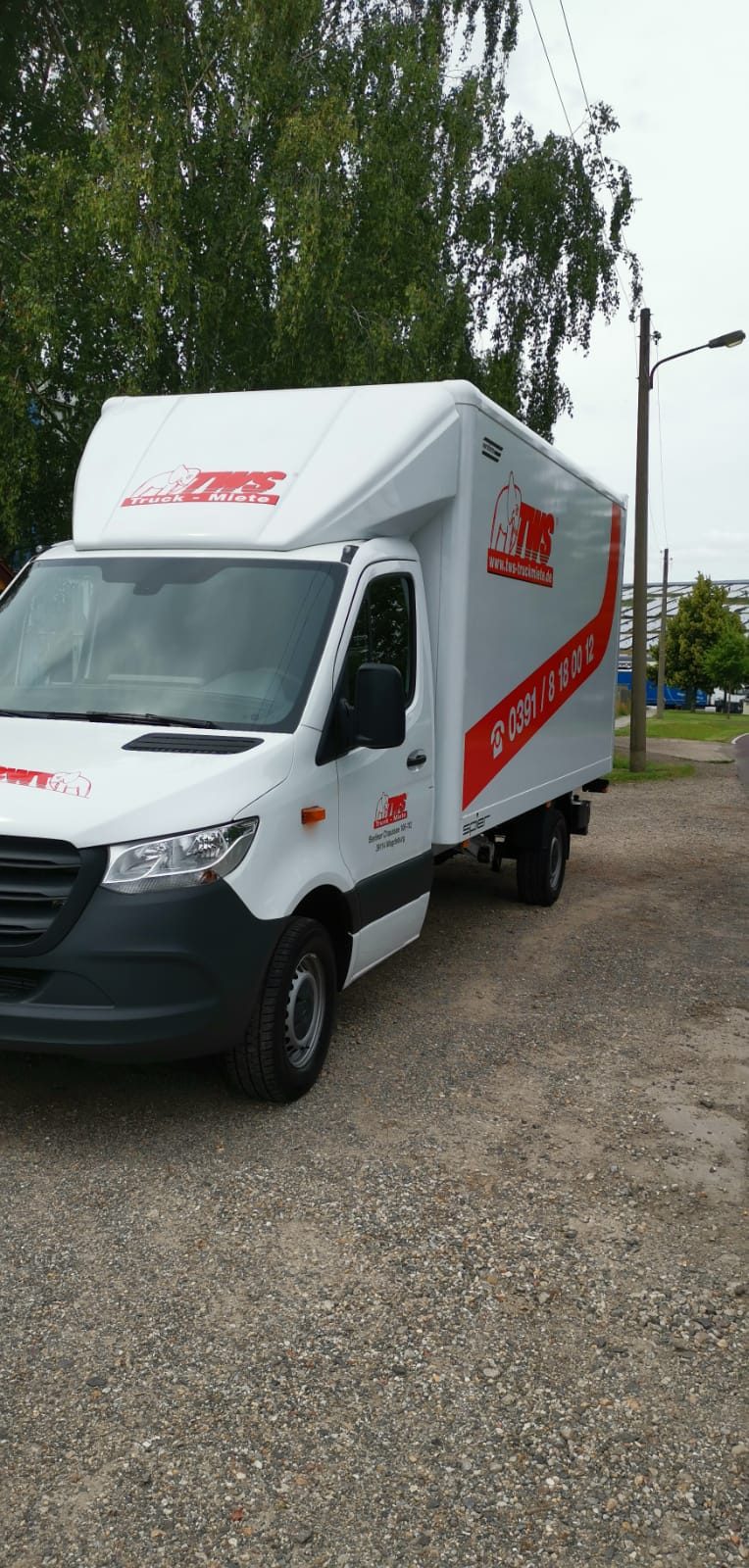Mercedes Benz Sprinter Koffer mit Ladebordwand und AZV mieten in Magdeburg – 3