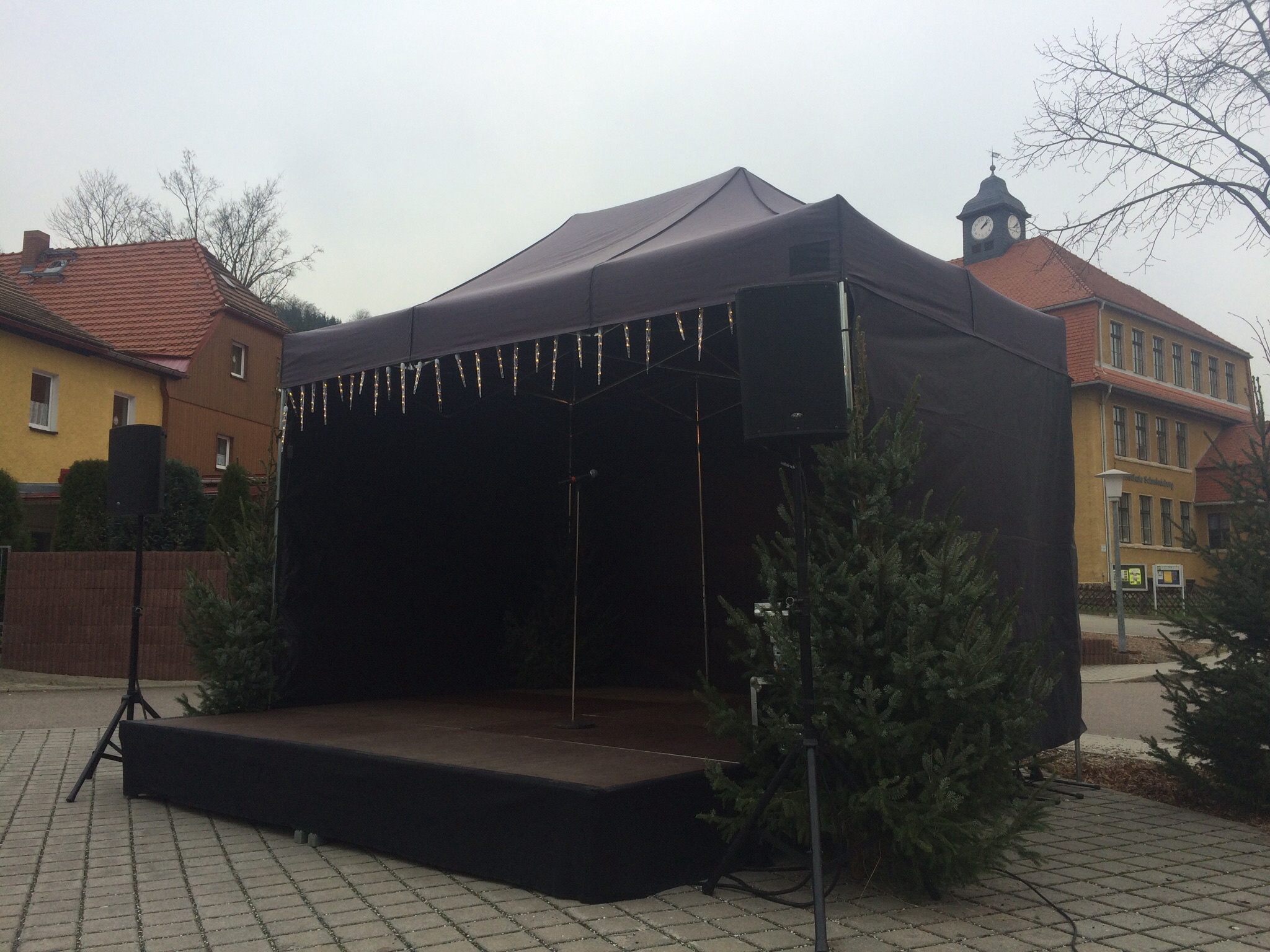 Pavillon Schwarz 4 mieten in Dippoldiswalde – 450x300 – 3
