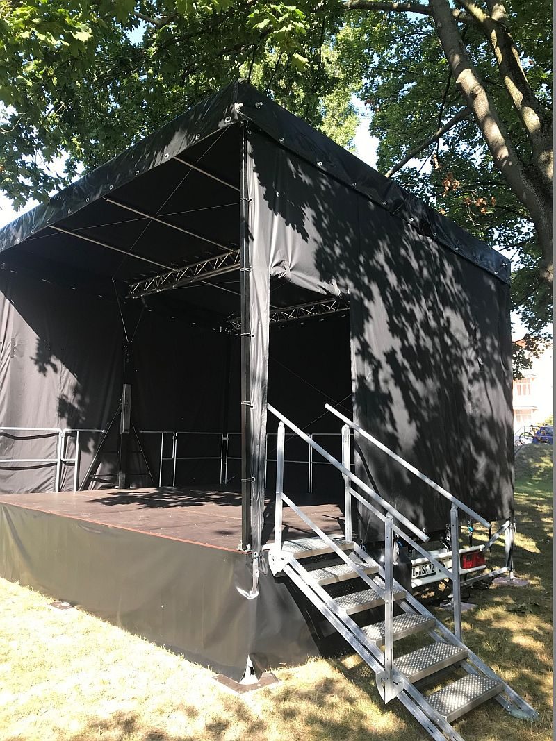 Mobile Bühne 6m x 4 mieten in Dippoldiswalde – 5,94m x 4,56m x 4,70m – Thumbnail 6