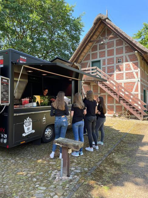 Foodtruck, Catering Streetfood, Partyservice mieten in Kropp – Burger und Sandwiches
