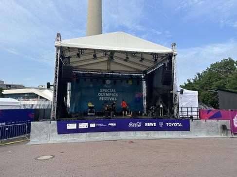 Bühne 10m x 8m mieten in Schöneiche – 8m x 10m x 7,5m
