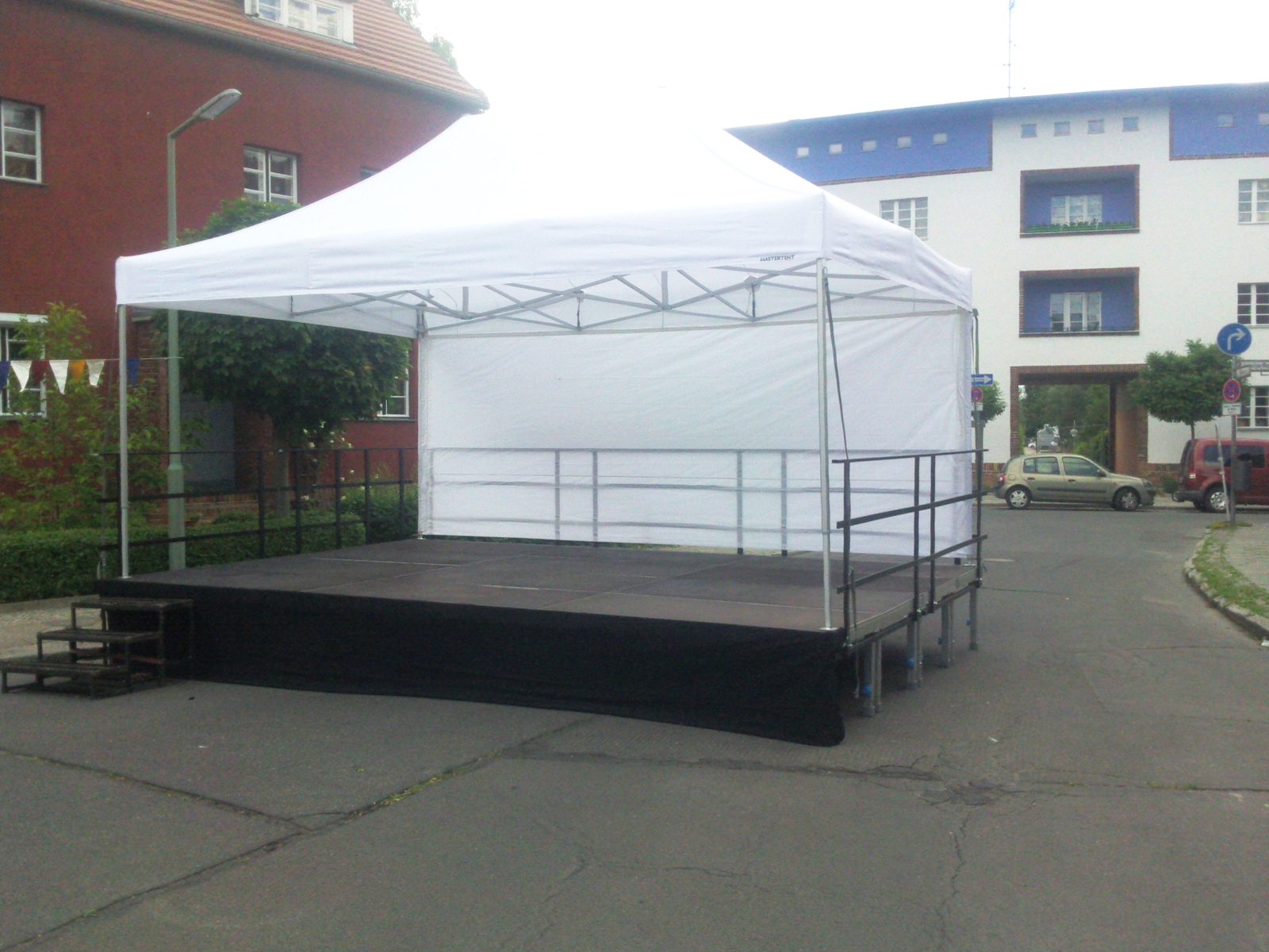 Komplette Bühne 6m x 4m mit mieten in Schöneiche – 6m x 4m x 2,35 – 3